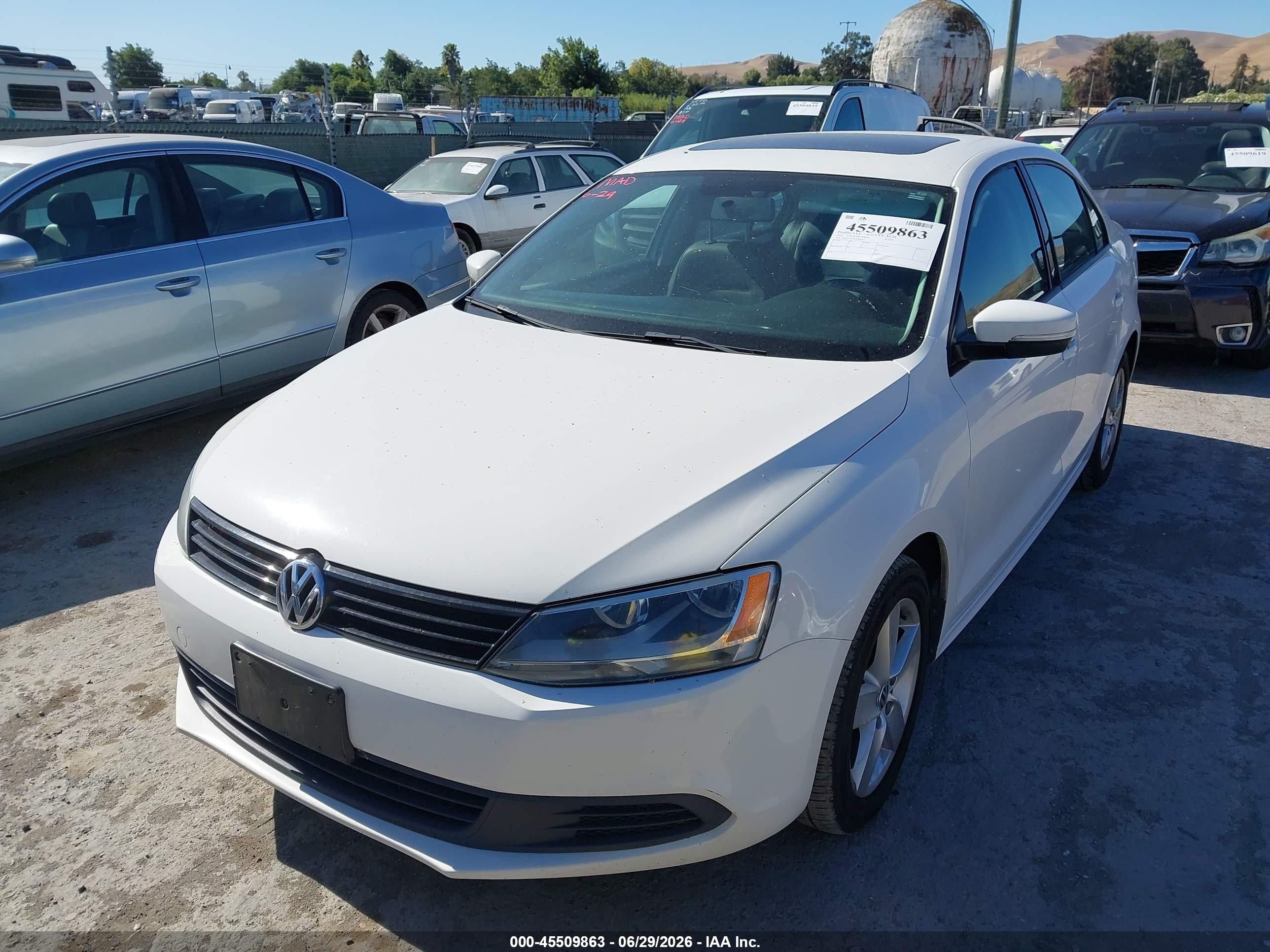 2012 Volkswagen Jetta VIN 3VWLL7AJ1CM428372 IAAI salvage auction — Normal Wear, Clear - Dealer Only (California), sold $825 on 2026-07-09 (photo 6)