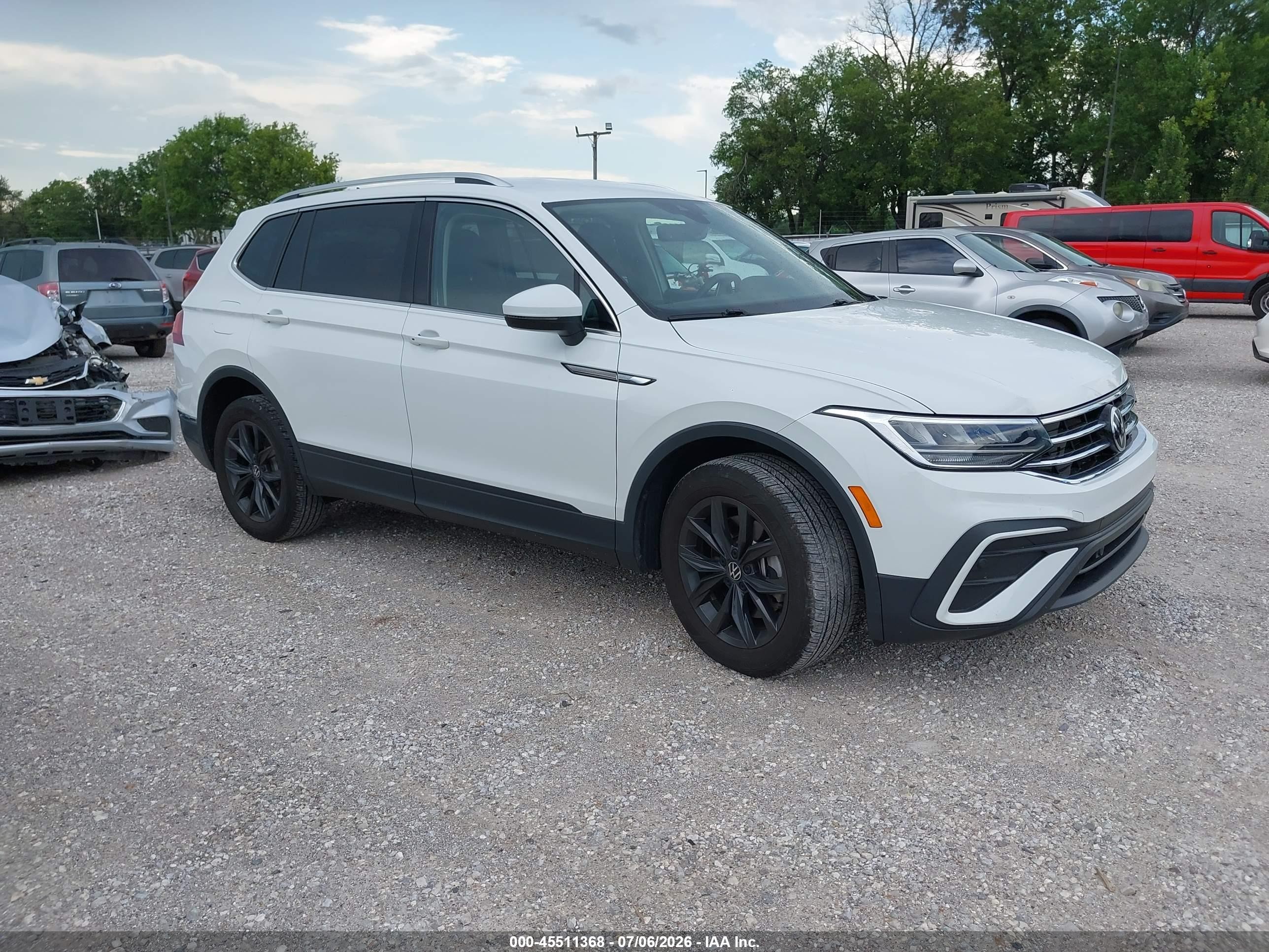 2024 Volkswagen Tiguan VIN 3VV2B7AX5RM047737 — IAAI salvage auction photo