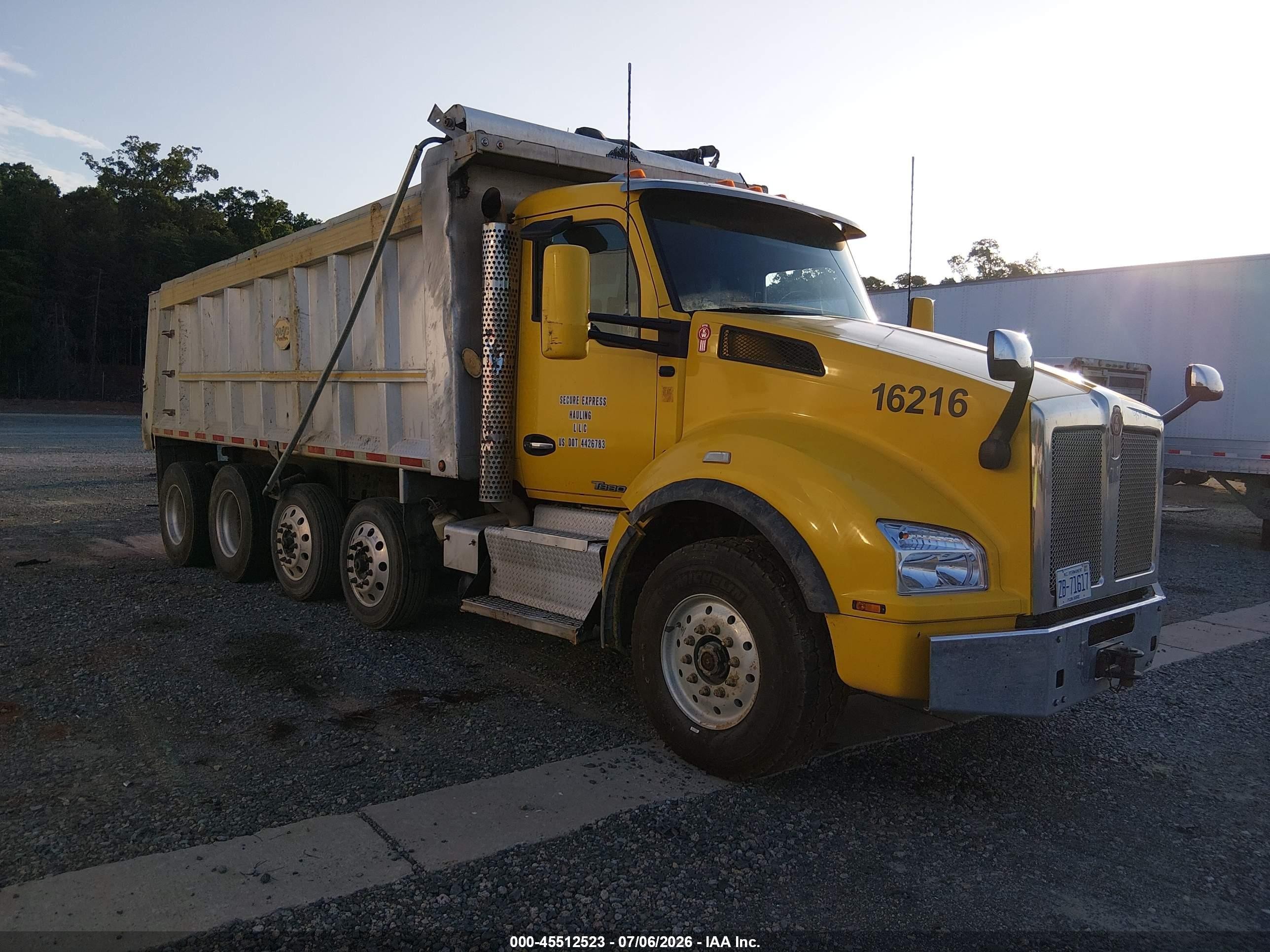 2016 Kenworth Construction VIN 1NKZXPTX5GJ120559 — IAAI salvage auction photo