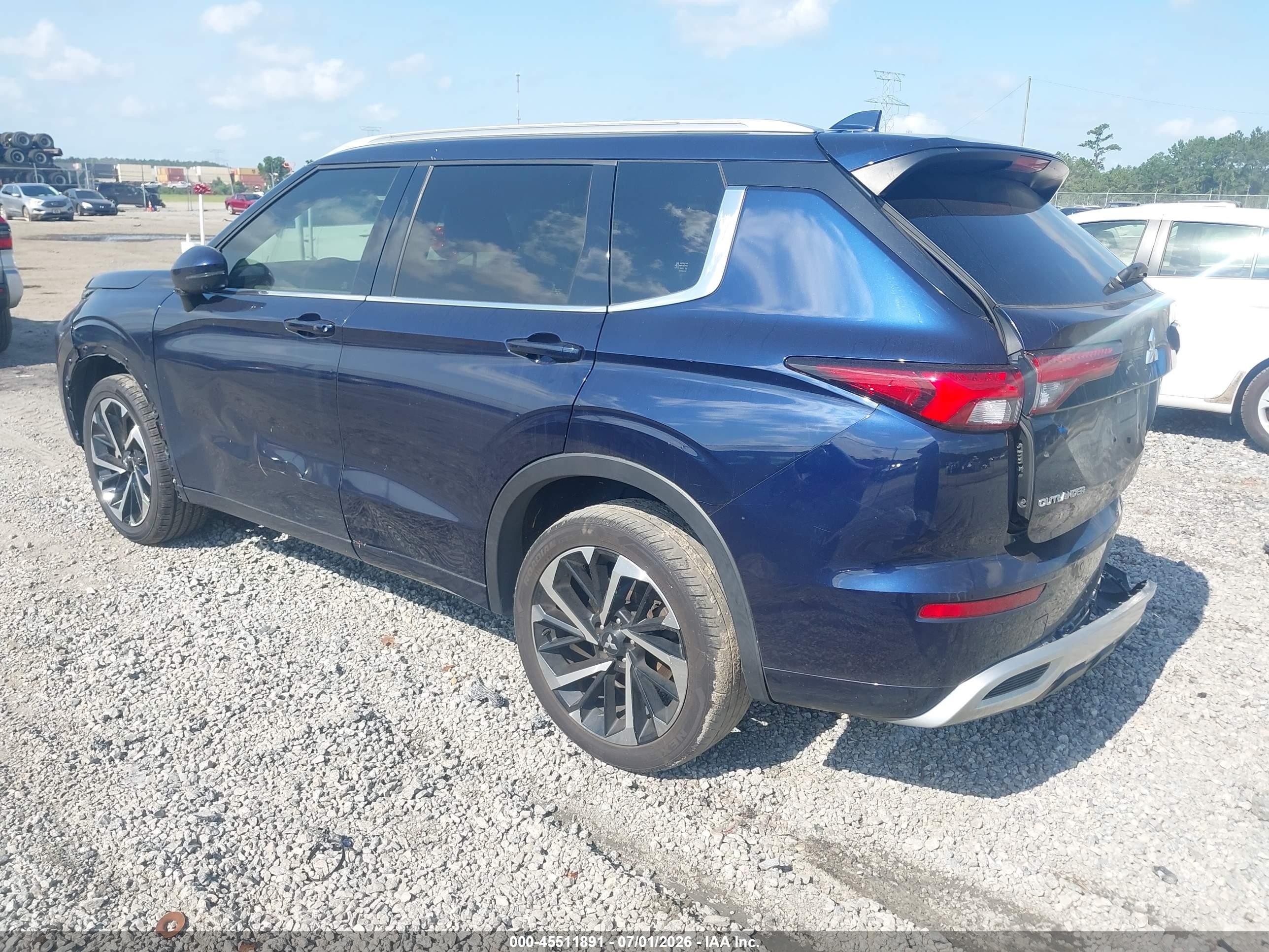 2024 Mitsubishi Outlander VIN JA4J3WA82RZ015847 IAAI salvage auction — Rear End, Salvage (Georgia), sold $8,800 on 2026-09-04 (photo 3)