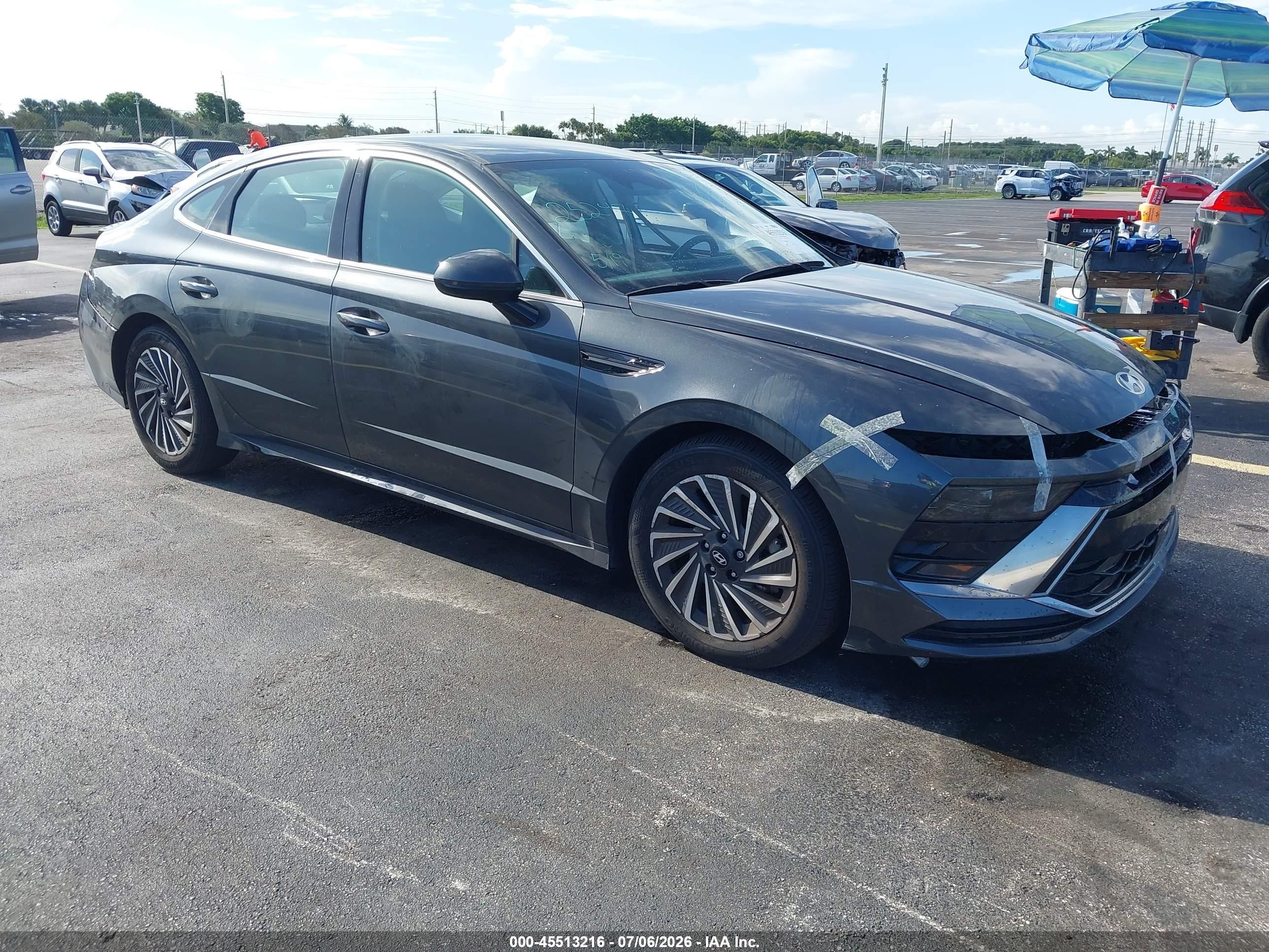 2025 Hyundai Sonata Hybrid VIN KMHL34JJ2SA120555 — IAAI salvage auction photo