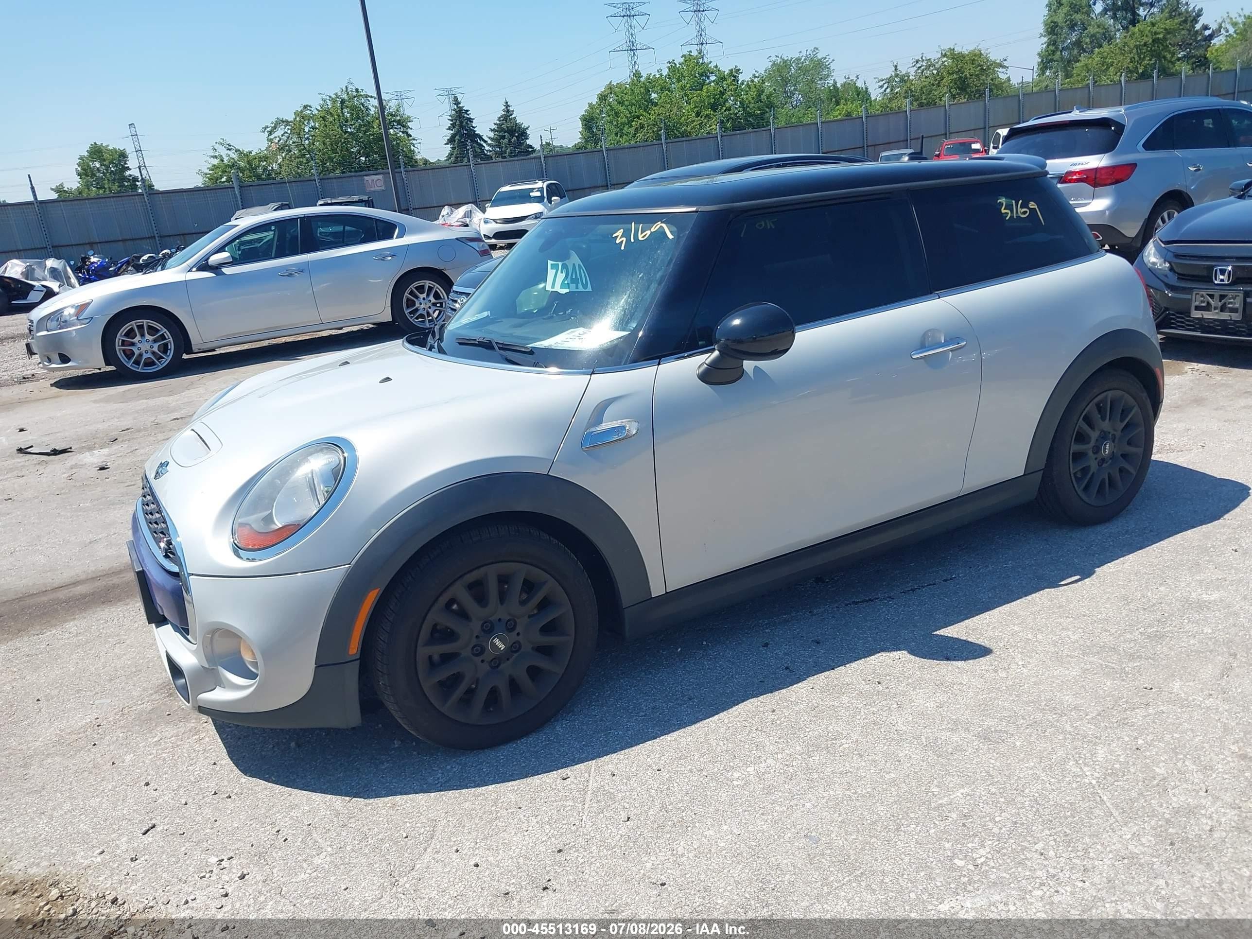 2015 Mini Hard top VIN WMWXP7C53F2A39818 IAAI salvage auction — Hail, Salvage (Illinois), sold $2,000 on 2026-09-08 (photo 2)