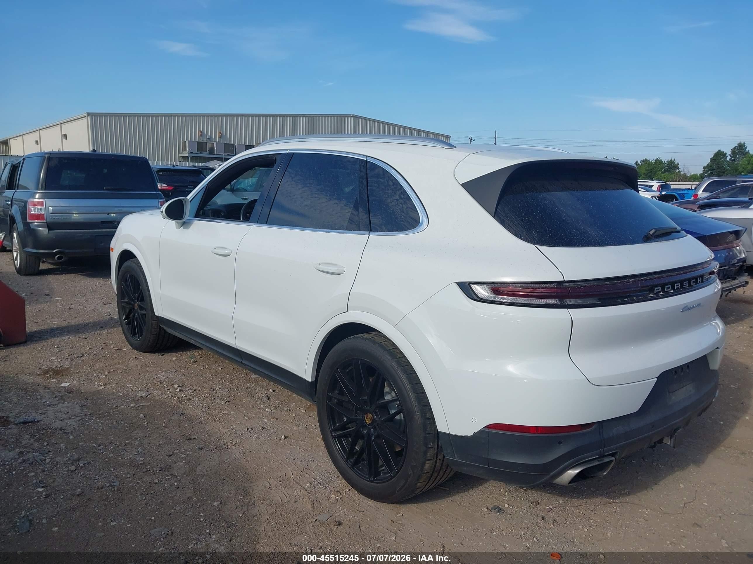 2024 Porsche Cayenne VIN WP1AA2AY1RDA13958 IAAI salvage auction — Top/Roof, Salvage (Texas), sold $43,000 on 2026-08-26 (photo 3)