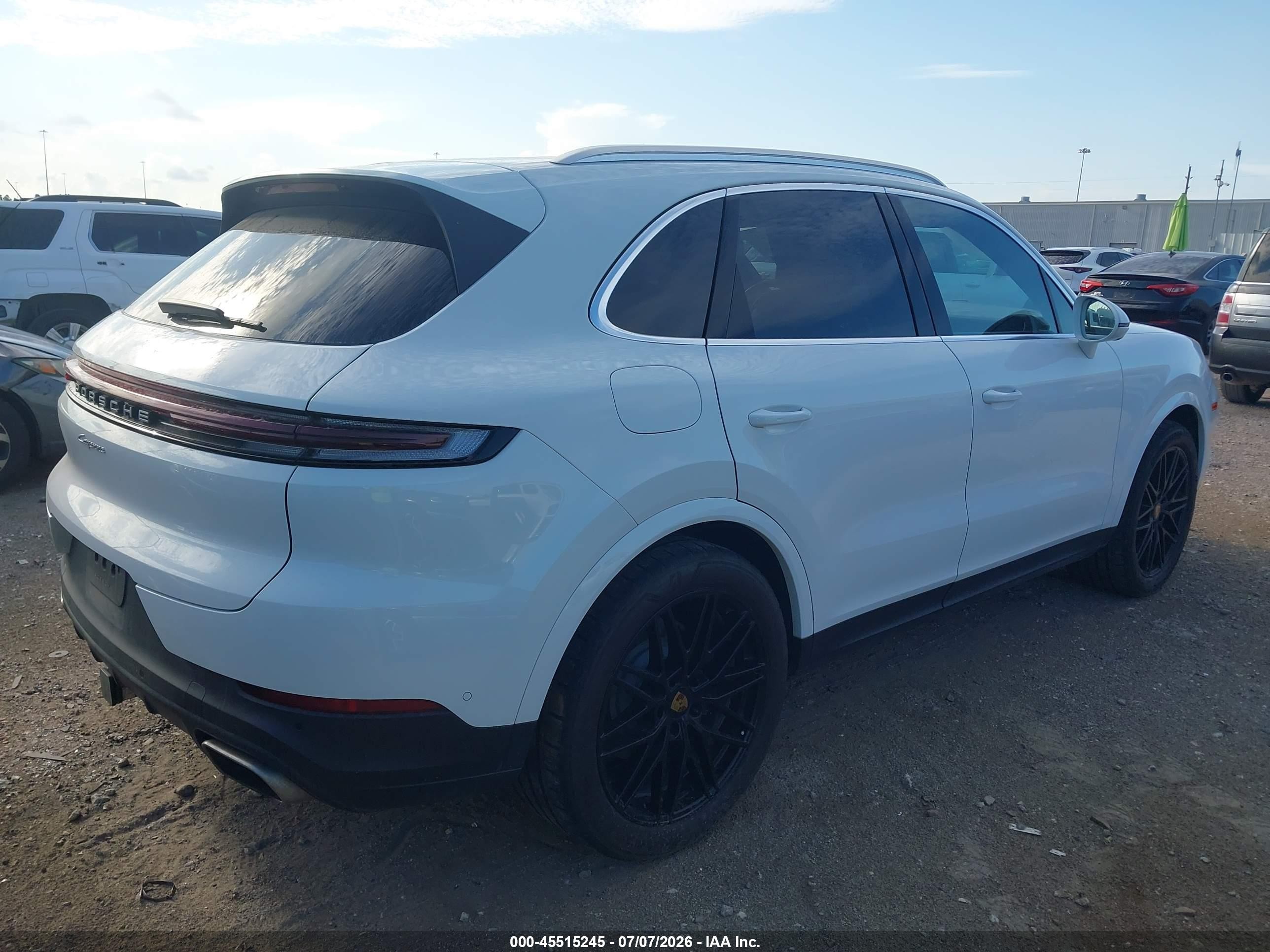 2024 Porsche Cayenne VIN WP1AA2AY1RDA13958 IAAI salvage auction — Top/Roof, Salvage (Texas), sold $43,000 on 2026-08-26 (photo 4)