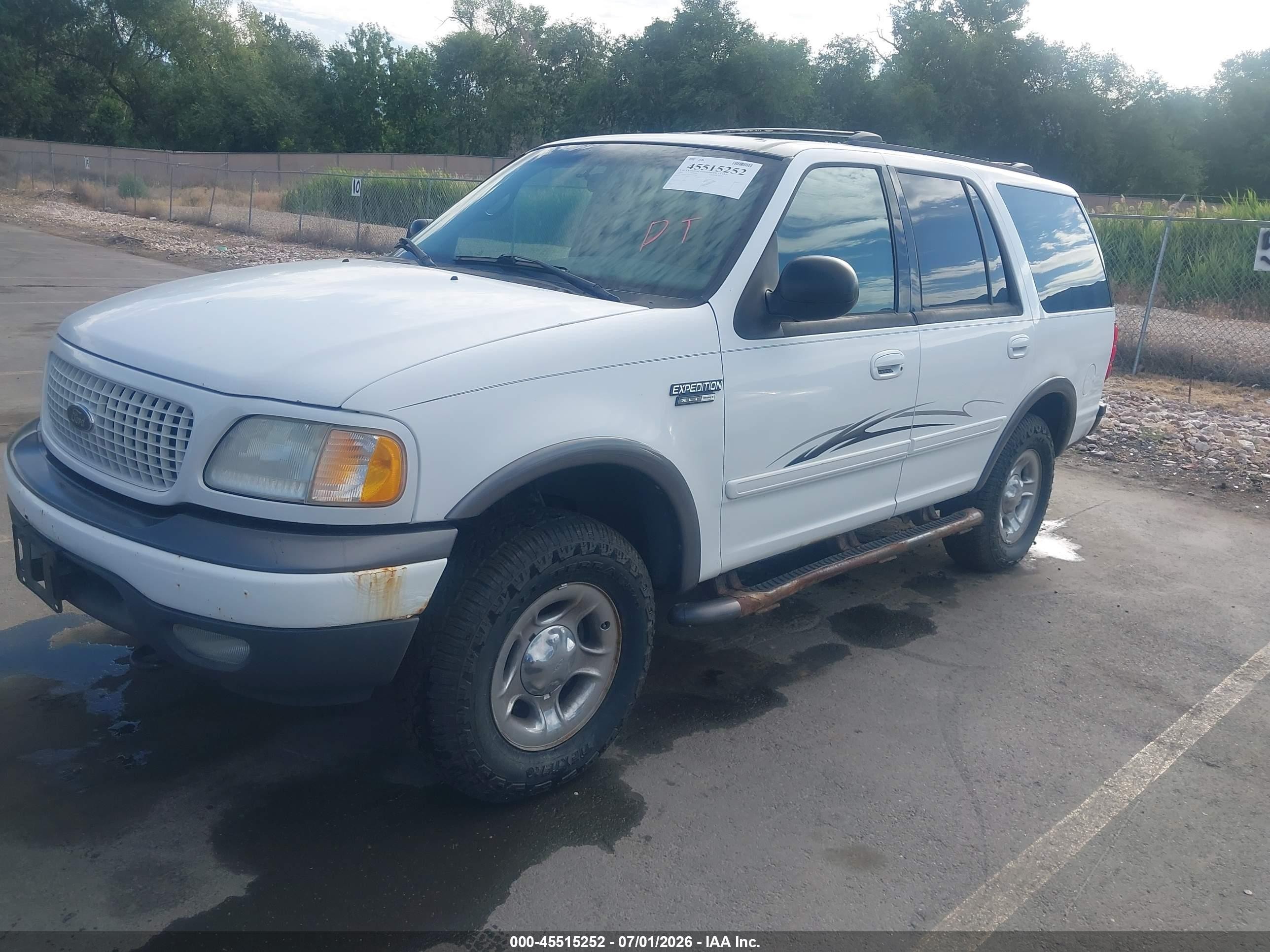 2001 Ford Expedition VIN 1FMFU16L81LB32666 IAAI salvage auction — Normal Wear, Clear (Utah), sold $275 on 2026-07-09 (photo 2)