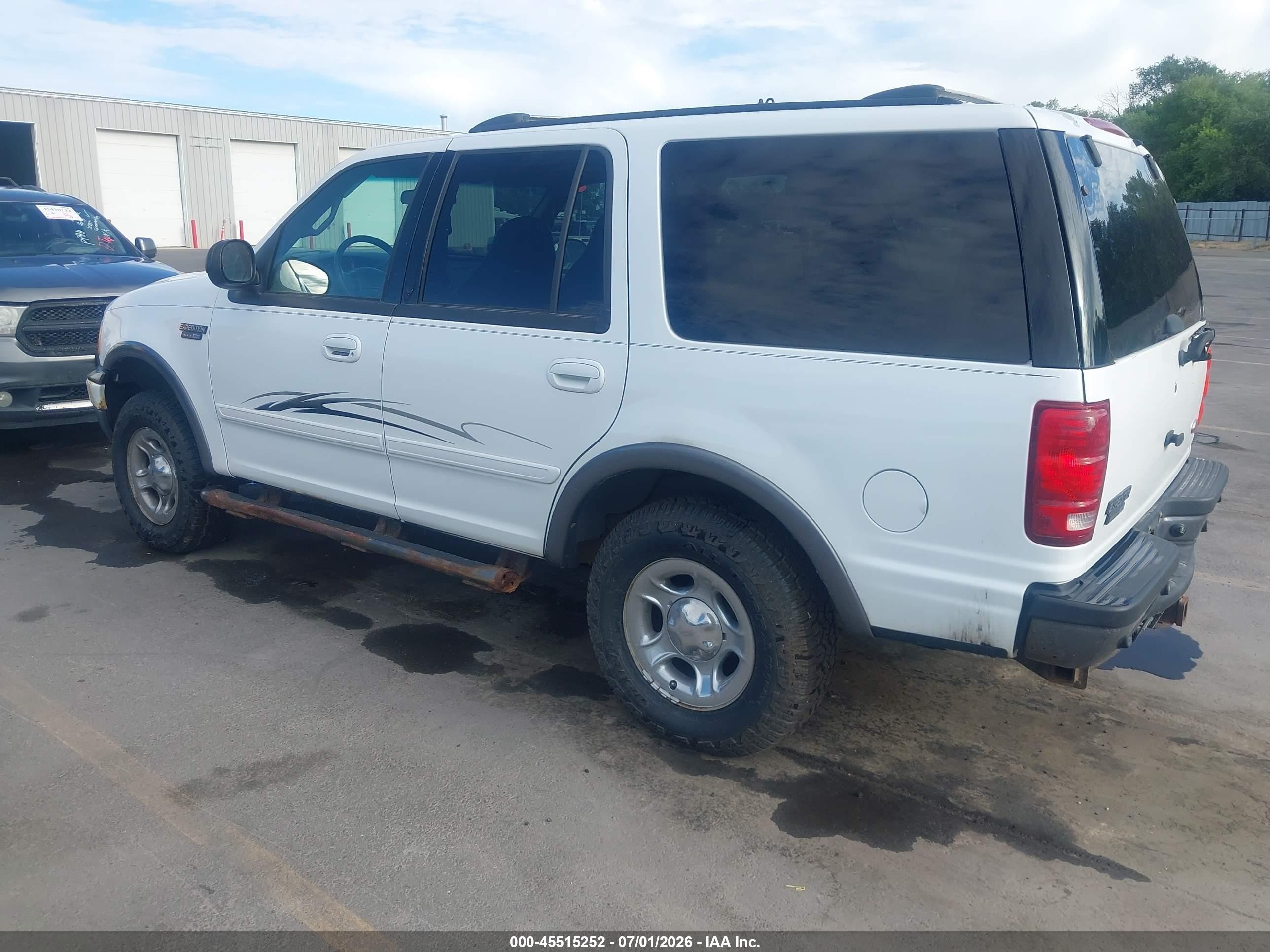 2001 Ford Expedition VIN 1FMFU16L81LB32666 IAAI salvage auction — Normal Wear, Clear (Utah), sold $275 on 2026-07-09 (photo 3)