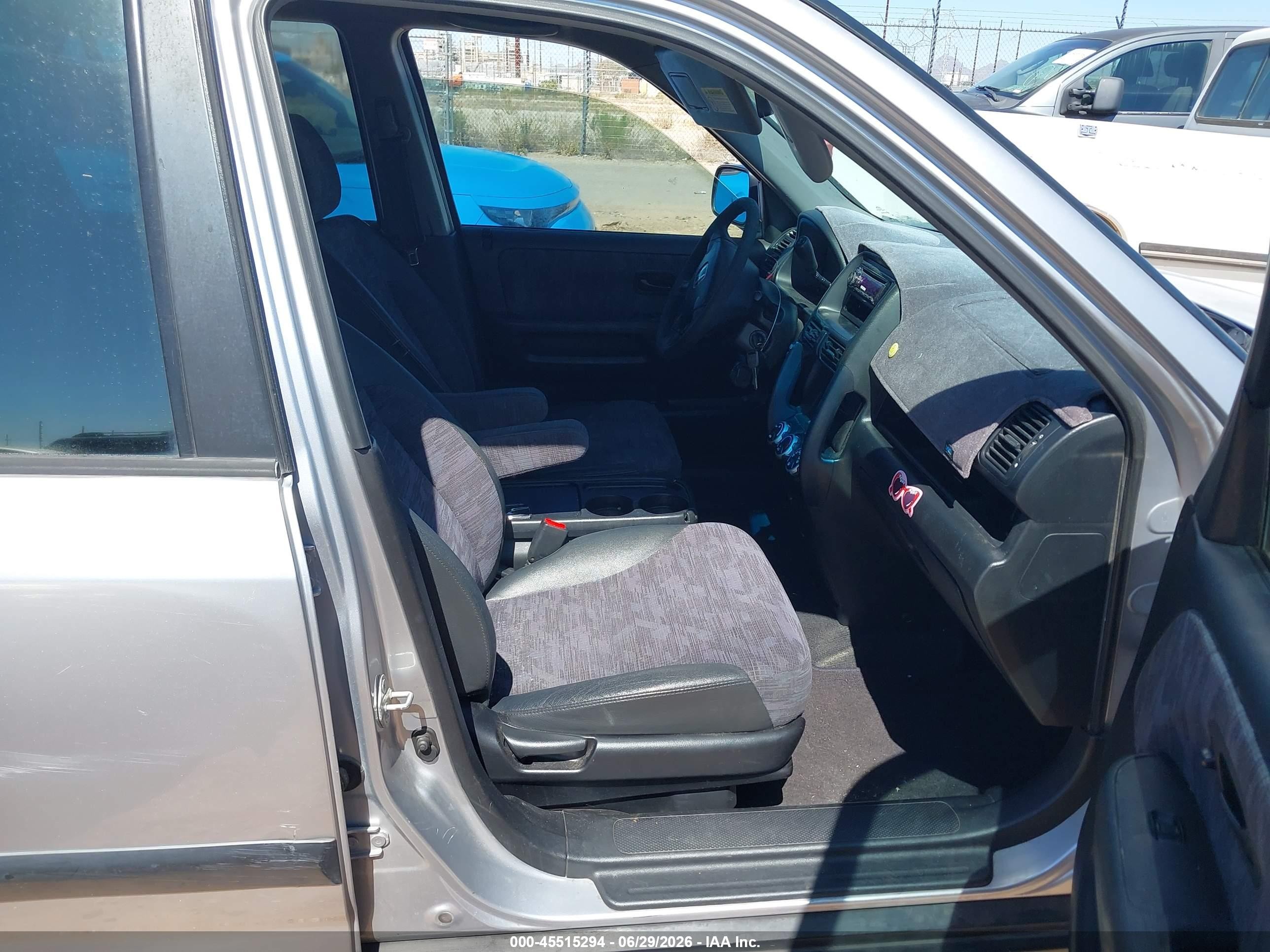 2004 Honda CR-V VIN JHLRD684X4C002903 IAAI salvage auction — Normal Wear, Clear-Dealer Only (Arizona), sold $1,125 on 2026-07-09 (photo 5)