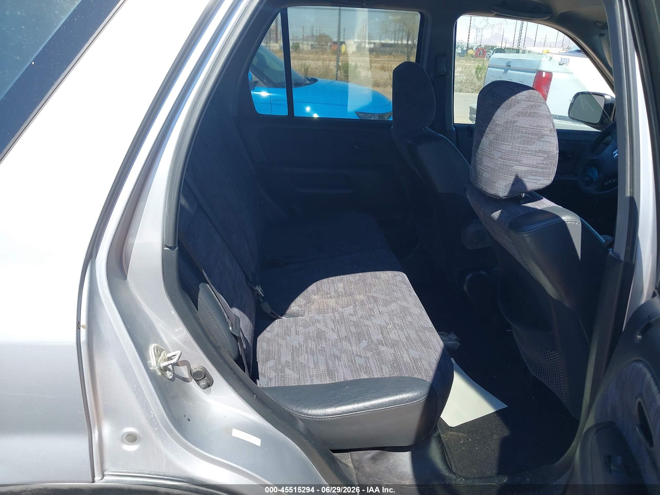 2004 Honda CR-V VIN JHLRD684X4C002903 IAAI salvage auction — Normal Wear, Clear-Dealer Only (Arizona), sold $1,125 on 2026-07-09 (photo 8)