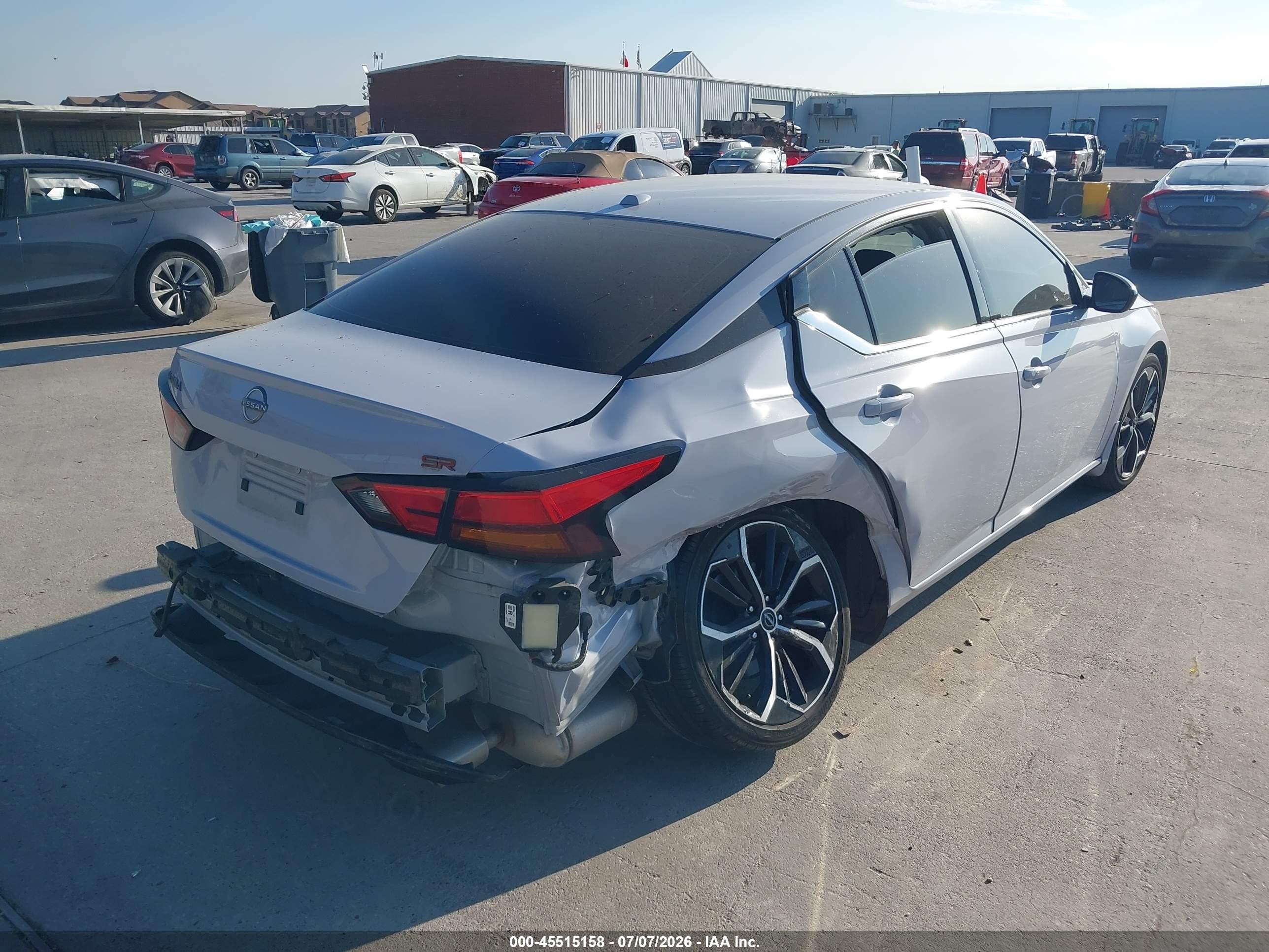 2025 Nissan Altima VIN 1N4BL4CV7SN354060 IAAI salvage auction — Side, Original (Texas), sold $8,800 on 2026-08-26 (photo 4)