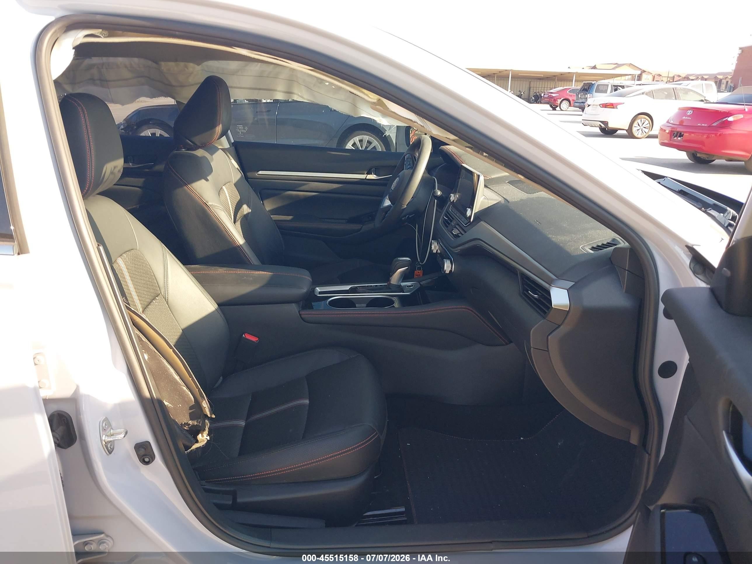 2025 Nissan Altima VIN 1N4BL4CV7SN354060 IAAI salvage auction — Side, Original (Texas), sold $8,800 on 2026-08-26 (photo 5)