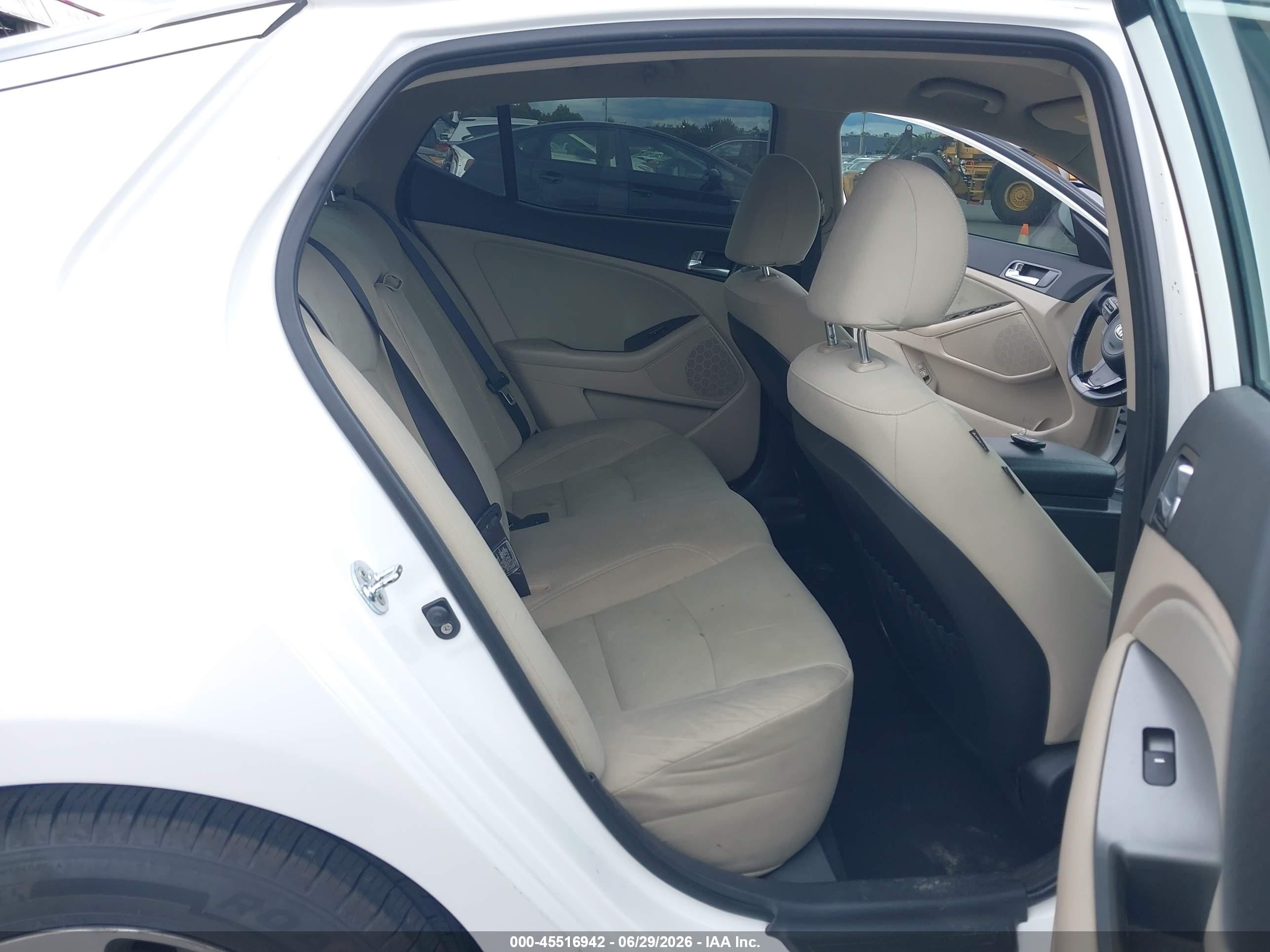 2014 Kia Optima Hybrid VIN KNAGM4AD8E5073927 IAAI salvage auction — Normal Wear, Clear-Dealer Only (Washington), sold $625 on 2026-07-09 (photo 8)