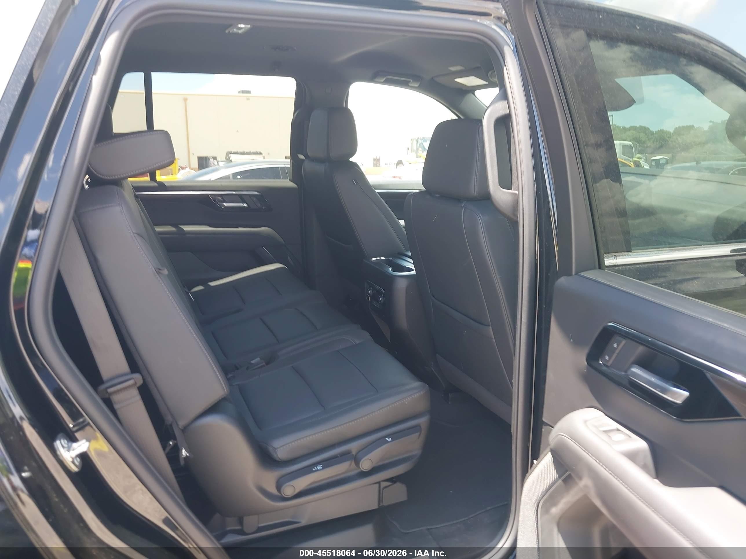 2026 Chevrolet Tahoe VIN 1GNS5NKD0TR204926 IAAI salvage auction — Side, Enterprise Vehicles Clear Only (Florida), sold $36,150 on 2026-07-02 (photo 8)