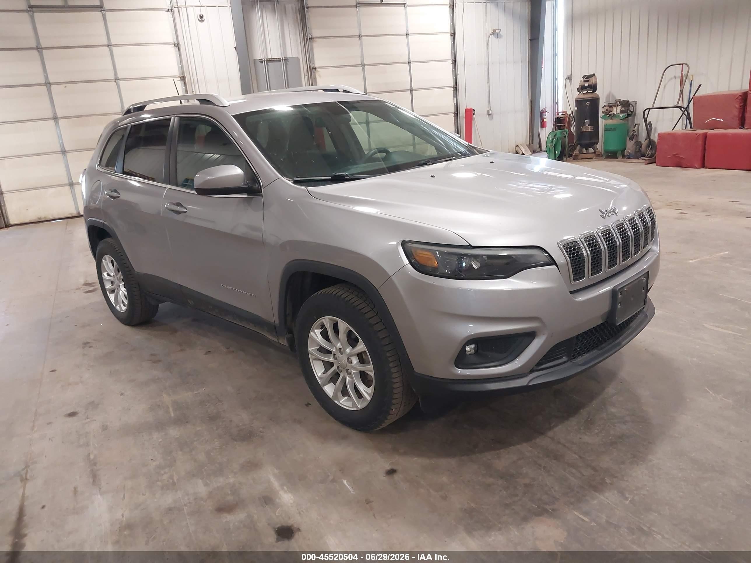 2019 Jeep Cherokee VIN 1C4PJMCBXKD423907 — IAAI salvage auction photo