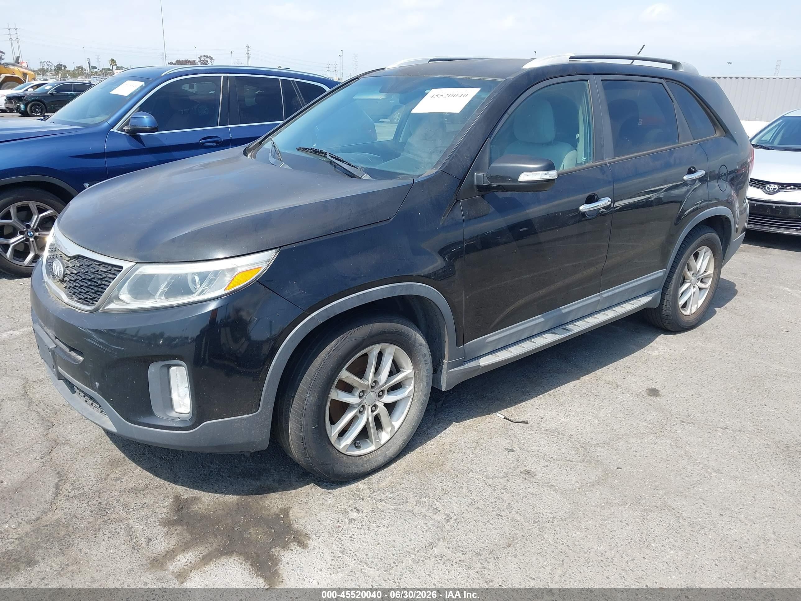 2014 Kia Sorento VIN 5XYKT3A66EG453027 IAAI salvage auction — Normal Wear, Clear - Dealer Only (California), sold $350 on 2026-07-02 (photo 2)