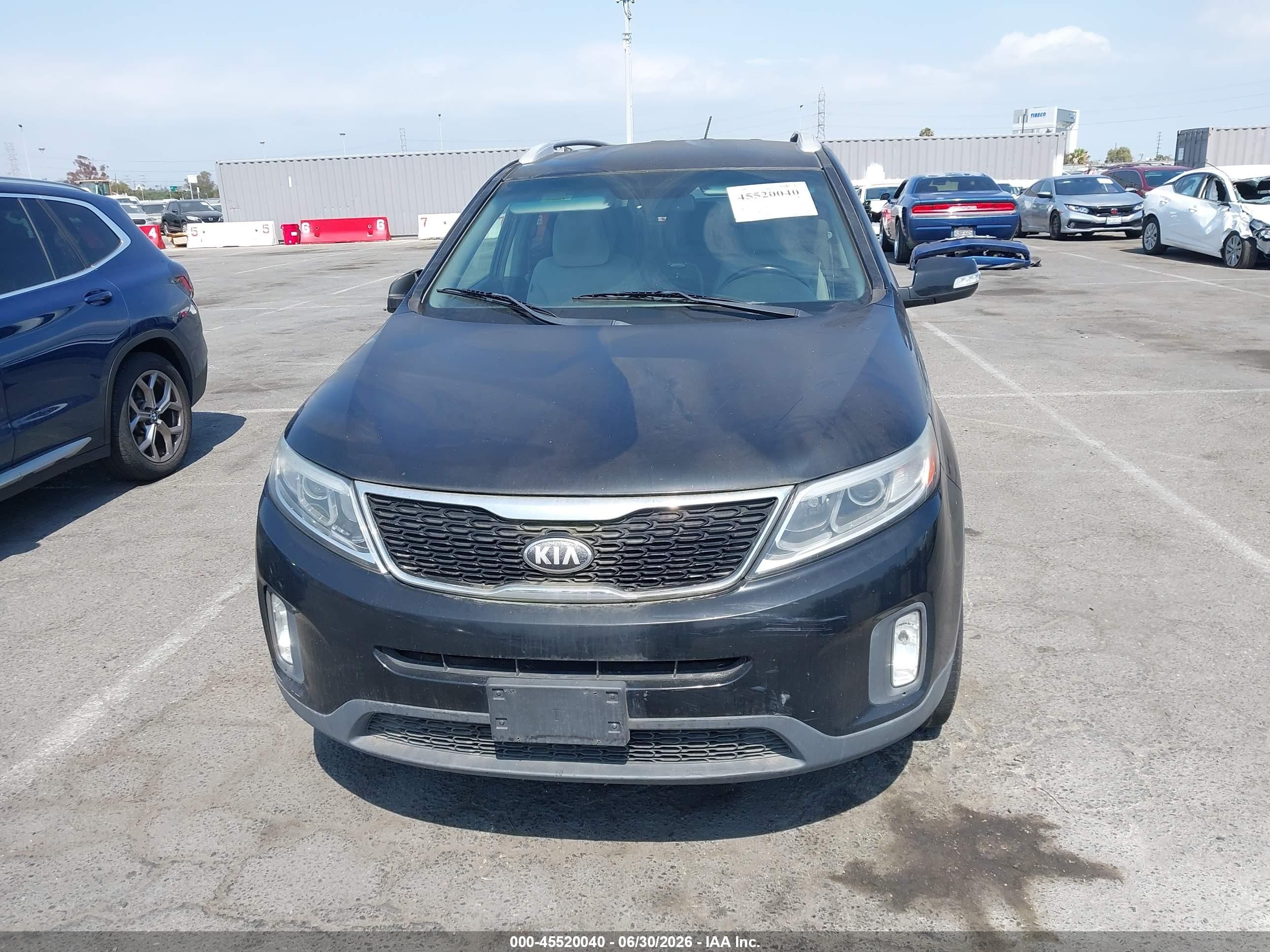 2014 Kia Sorento VIN 5XYKT3A66EG453027 IAAI salvage auction — Normal Wear, Clear - Dealer Only (California), sold $350 on 2026-07-02 (photo 6)