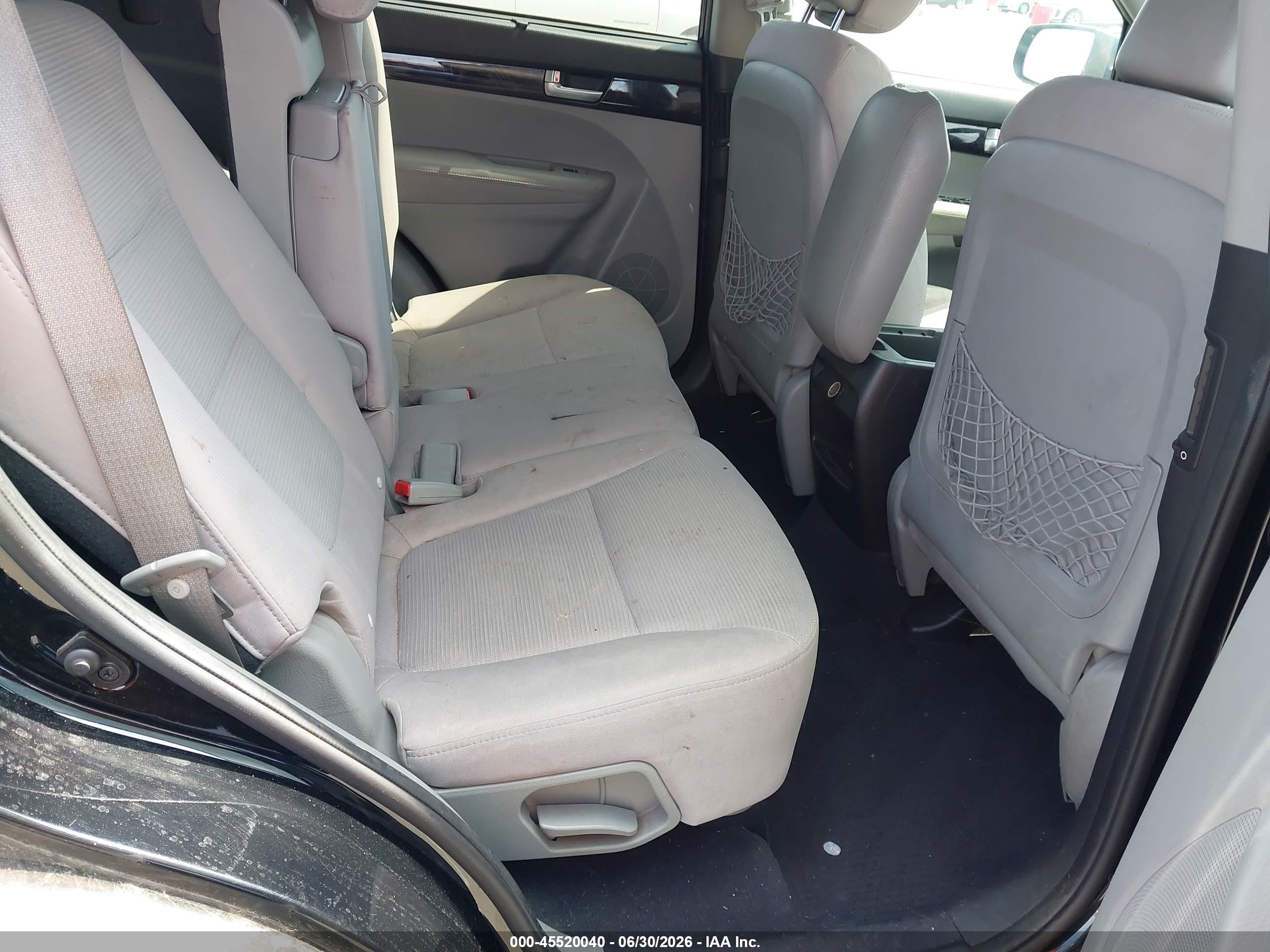 2014 Kia Sorento VIN 5XYKT3A66EG453027 IAAI salvage auction — Normal Wear, Clear - Dealer Only (California), sold $350 on 2026-07-02 (photo 8)