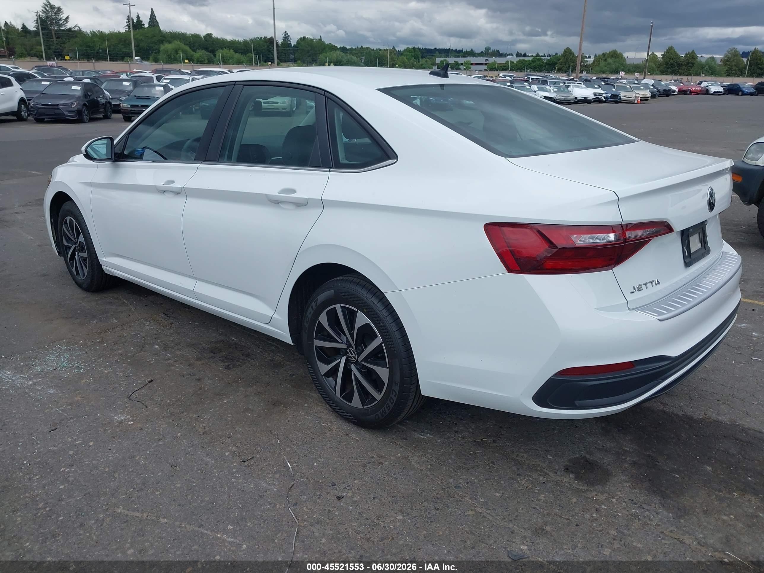 2022 Volkswagen Jetta VIN 3VWCM7BU2NM026109 IAAI salvage auction — Side, Salvage (Oregon), sold $3,150 on 2026-09-03 (photo 3)
