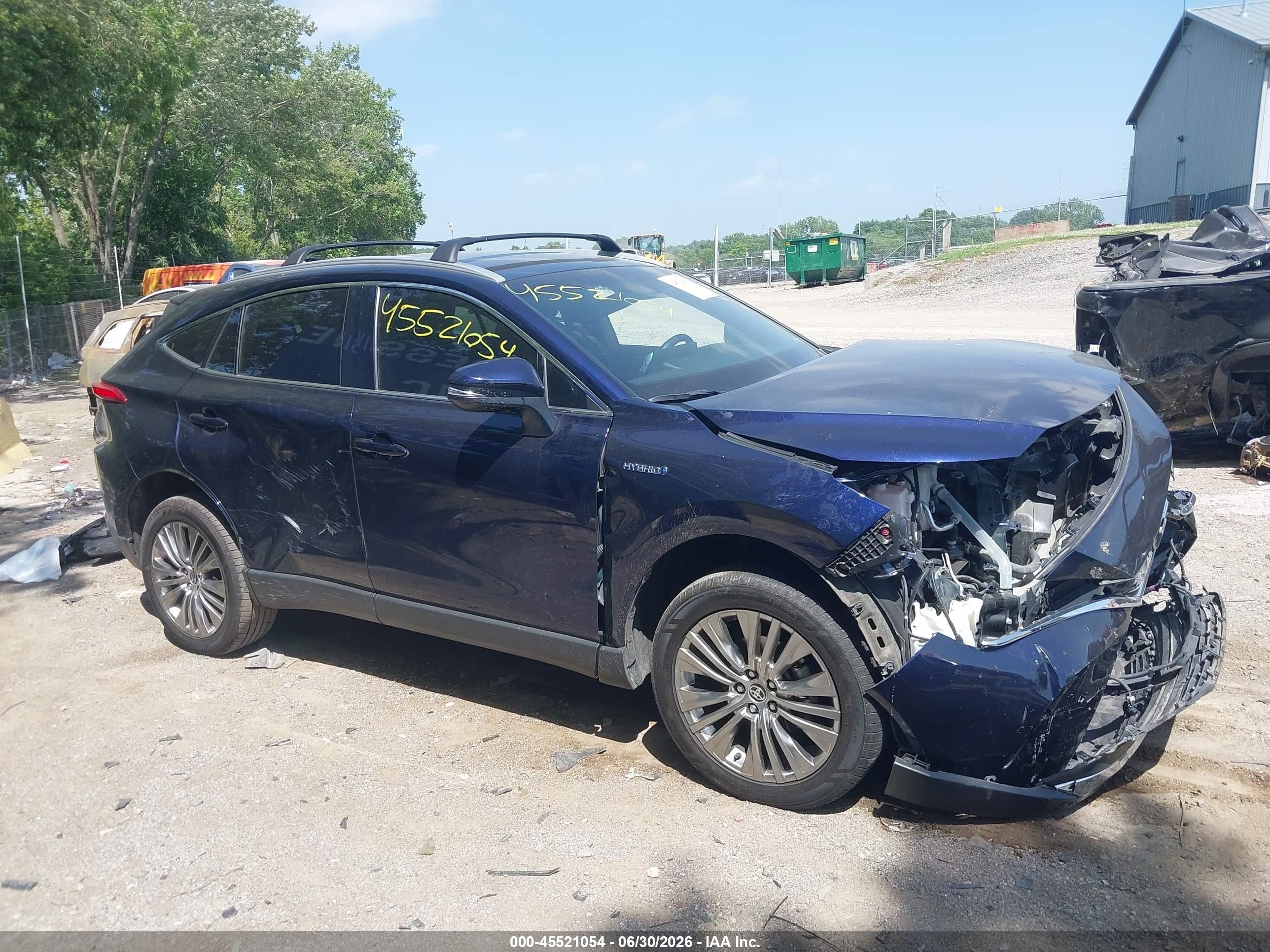2021 Toyota Venza VIN JTEAAAAH0MJ065521 — IAAI salvage auction photo