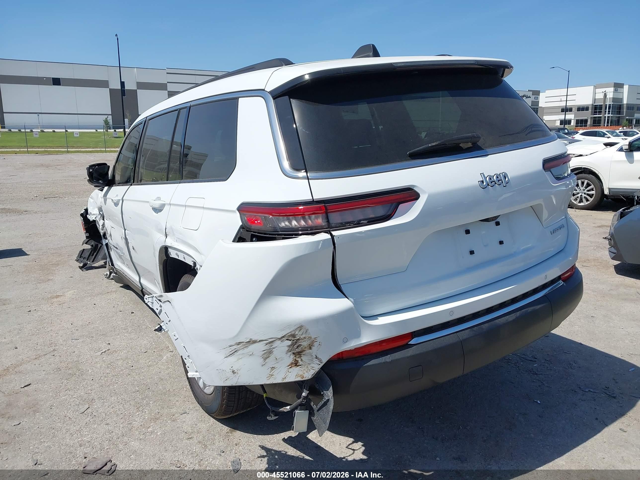 2026 Jeep Grand cherokee VIN 1C4RJJAG7T8558570 IAAI salvage auction — Side, Original (Texas), sold $10,100 on 2026-09-18 (photo 3)