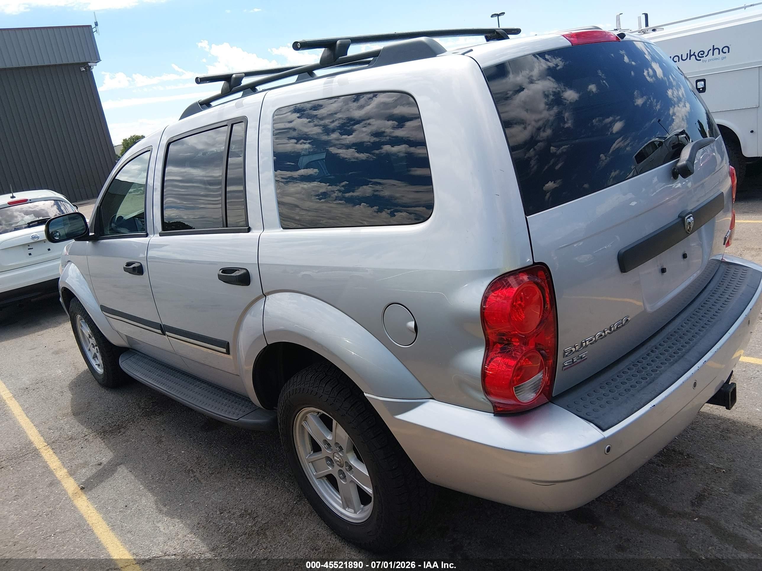 2007 Dodge Durango VIN 1D8HB48247F552782 IAAI salvage auction — Normal Wear, Clear (Idaho), sold $950 on 2026-07-10 (photo 3)