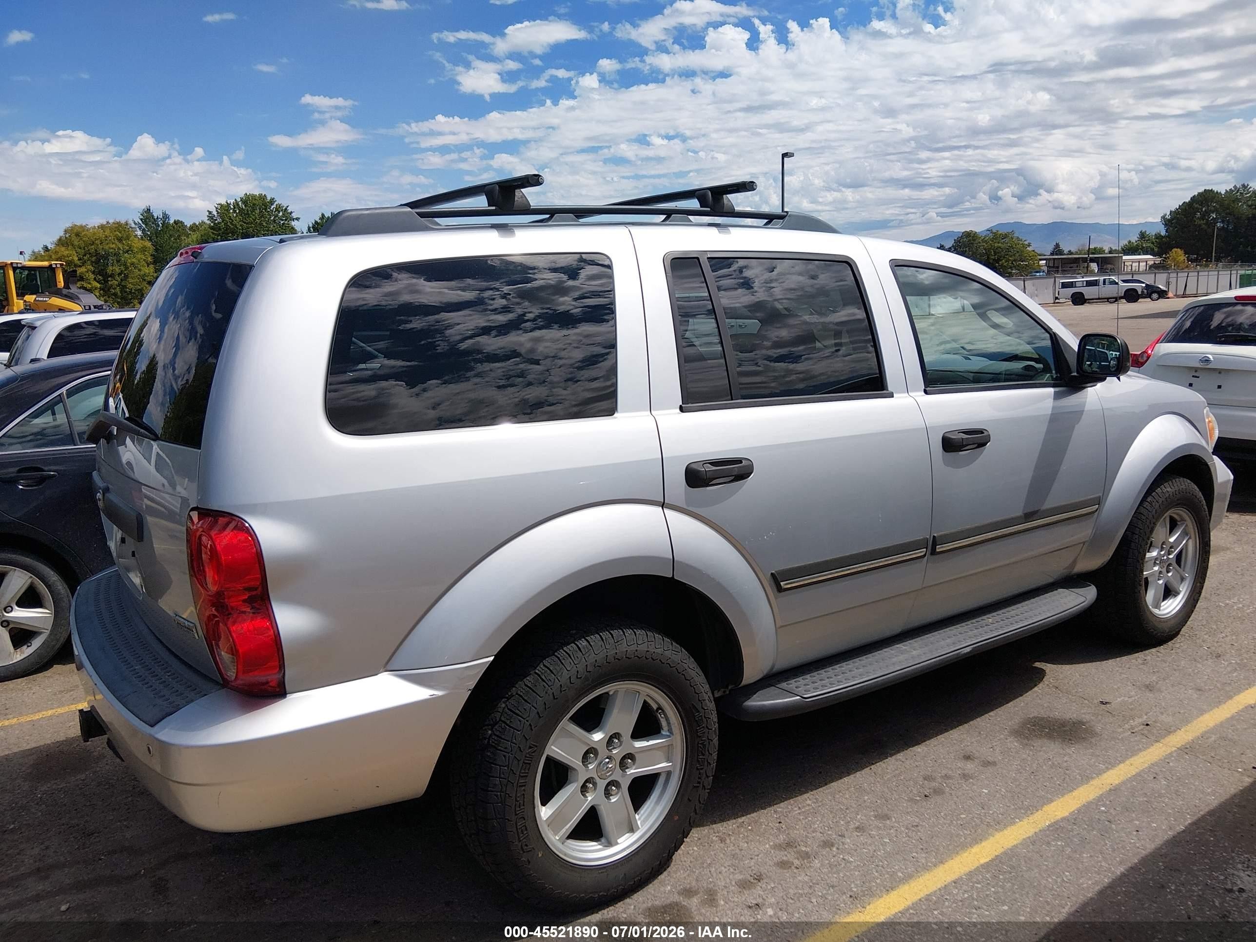 2007 Dodge Durango VIN 1D8HB48247F552782 IAAI salvage auction — Normal Wear, Clear (Idaho), sold $950 on 2026-07-10 (photo 4)