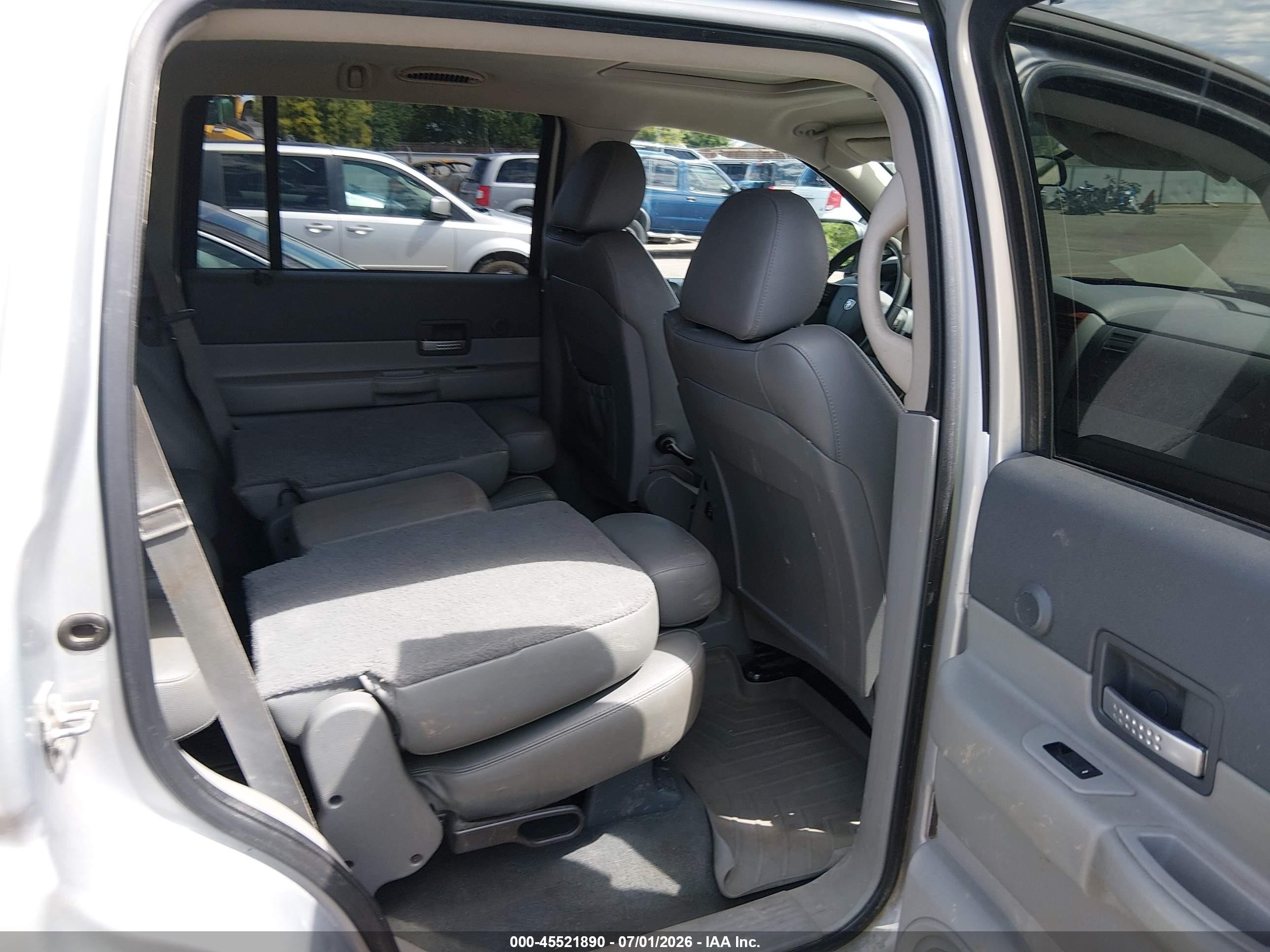 2007 Dodge Durango VIN 1D8HB48247F552782 IAAI salvage auction — Normal Wear, Clear (Idaho), sold $950 on 2026-07-10 (photo 8)