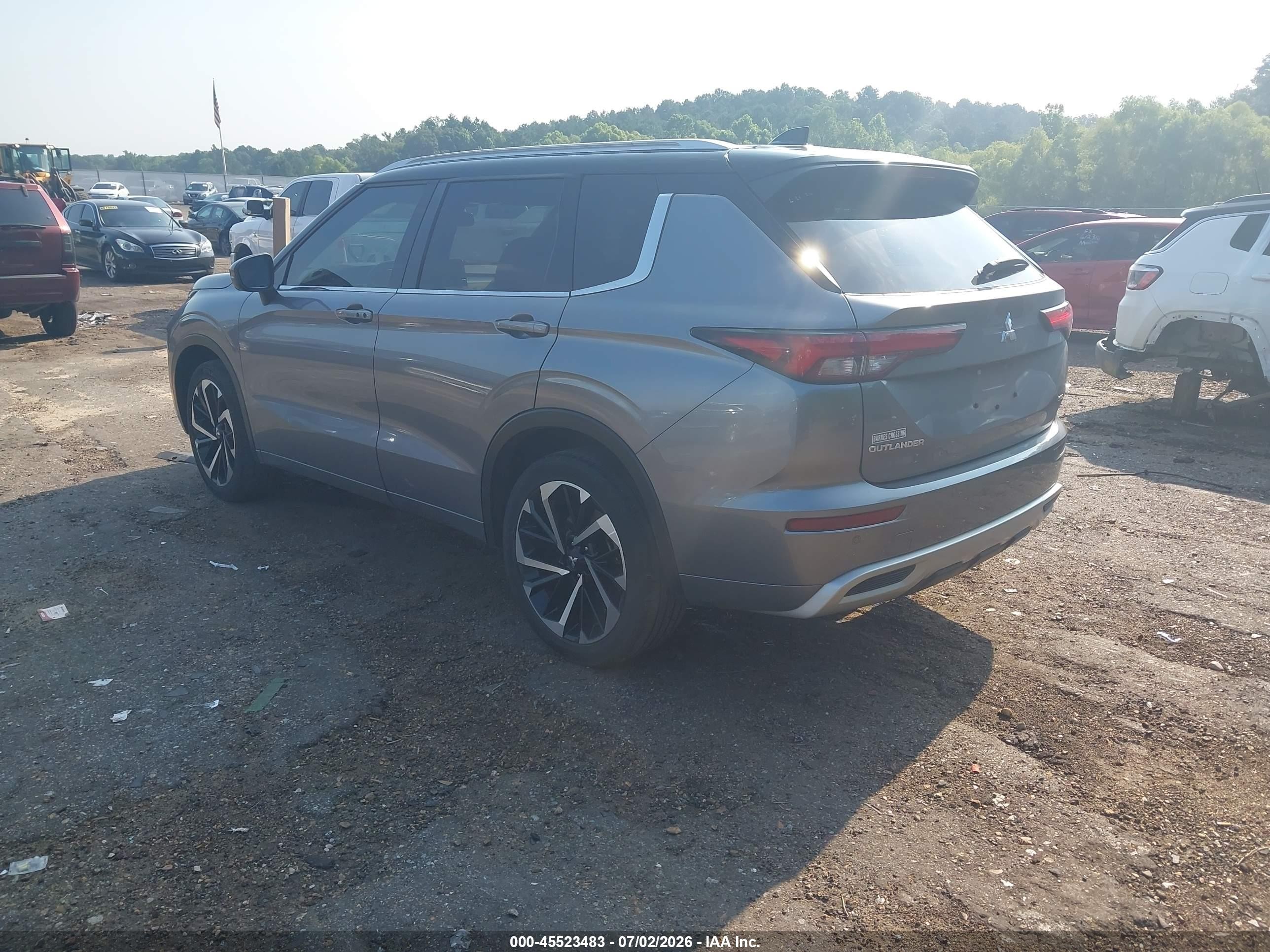 2024 Mitsubishi Outlander VIN JA4J3WA88RZ032801 IAAI salvage auction — Unknown, Salvage (Mississippi), sold $8,900 on 2026-09-11 (photo 3)
