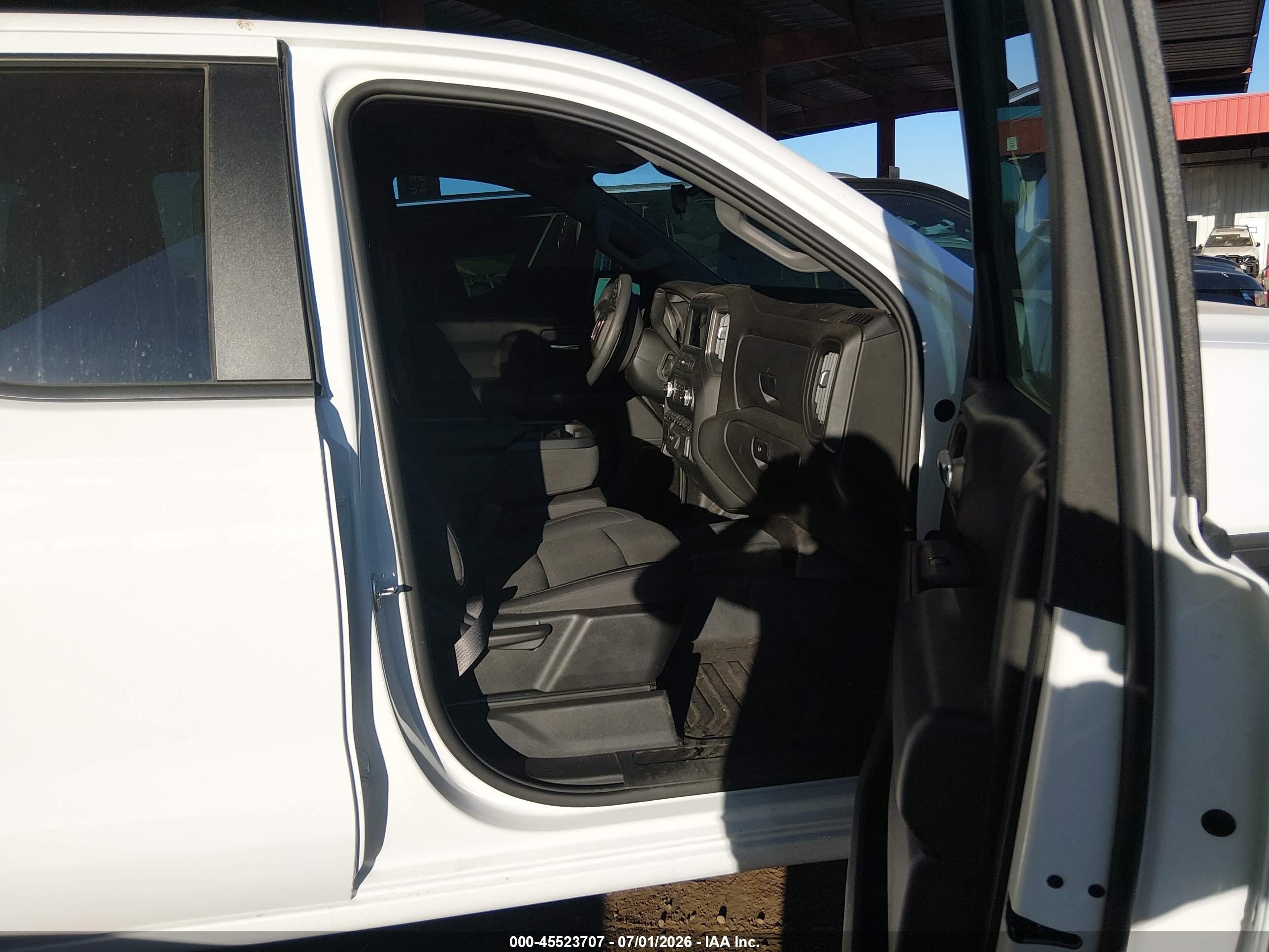 2026 GMC Sierra 1500 VIN 1GTRHAED8TZ231729 IAAI salvage auction — Rear End, Salvage (Arizona), sold $13,400 on 2026-08-18 (photo 5)