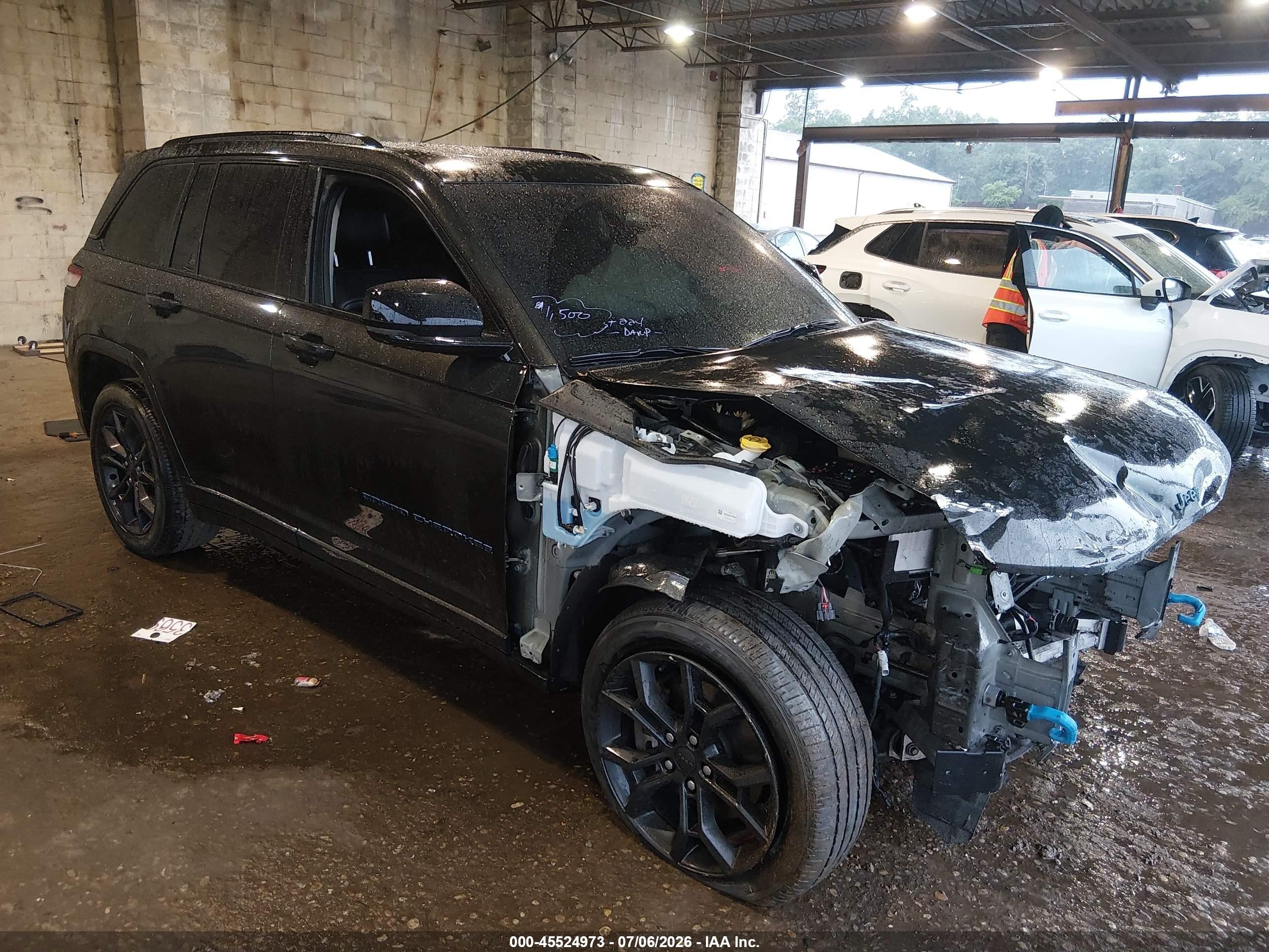 2023 Jeep Grand Cherokee VIN 1C4RJYB62P8905100 — IAAI salvage auction photo