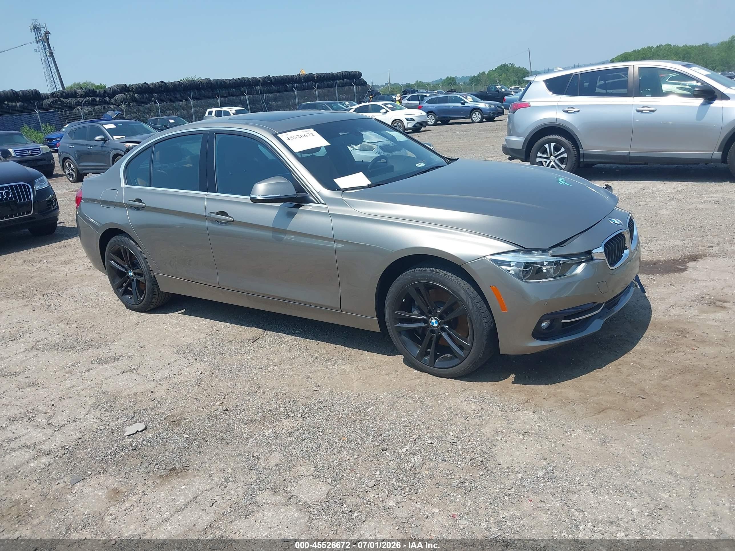 2016 BMW 3 Series VIN WBA8B3G52GNT62972 — IAAI salvage auction photo