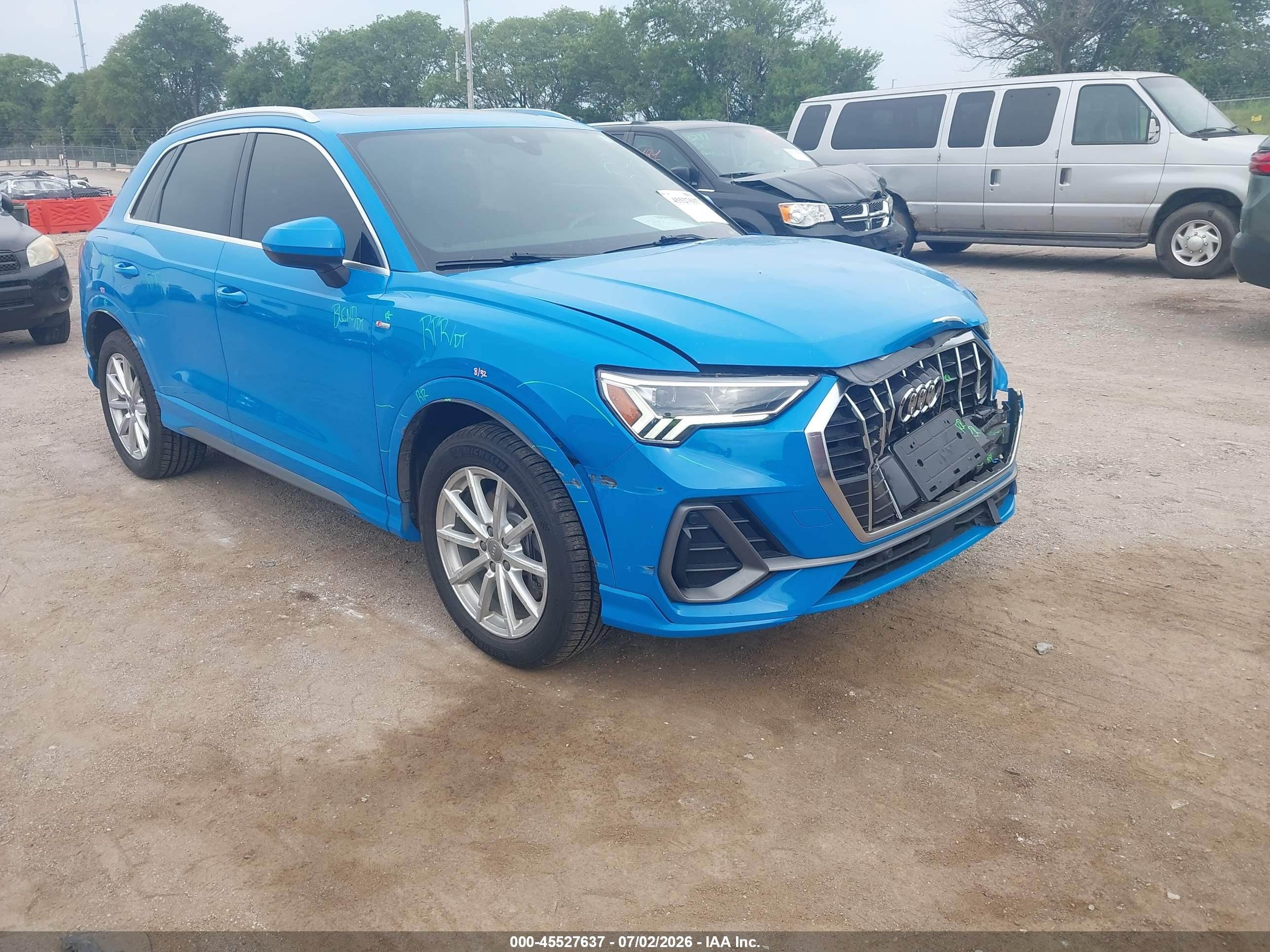 2020 Audi Q3 VIN WA1EECF34L1030069 — IAAI salvage auction photo