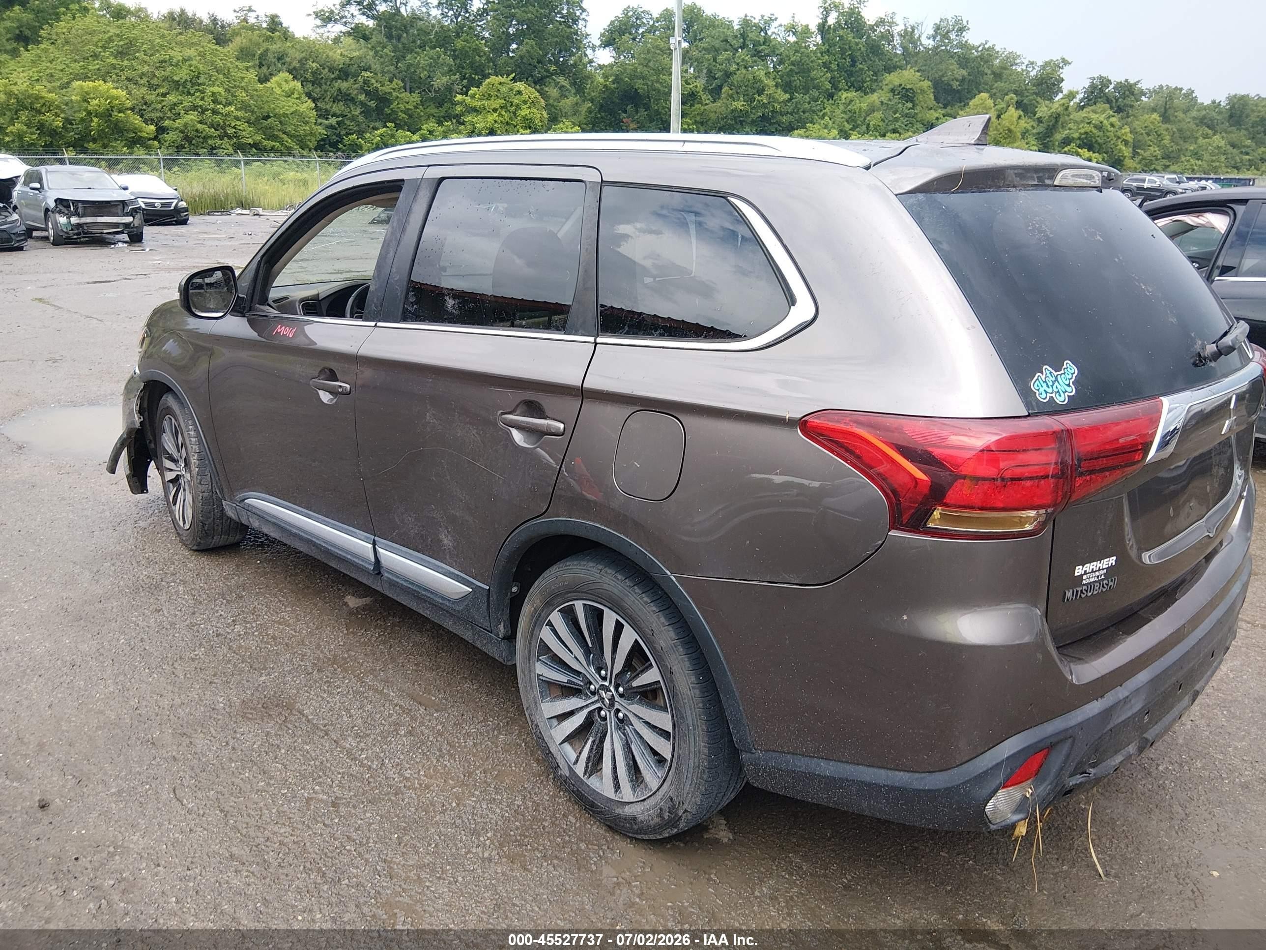 2019 Mitsubishi Outlander VIN JA4AD3A30KZ005839 IAAI salvage auction — Water/Flood, Salvage (Louisiana), sold $1,050 on 2026-09-08 (photo 3)
