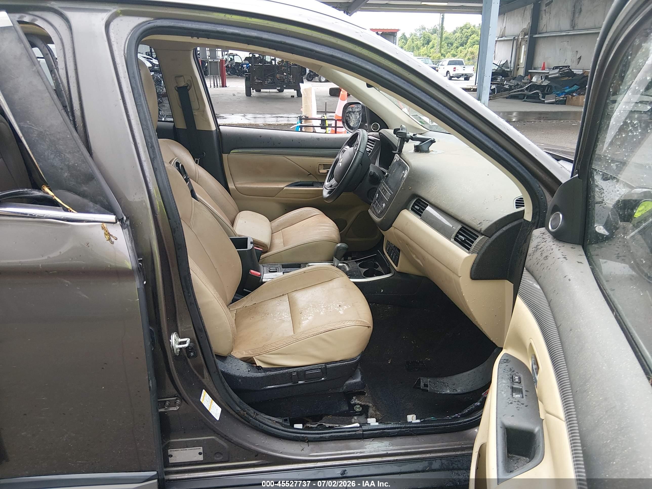 2019 Mitsubishi Outlander VIN JA4AD3A30KZ005839 IAAI salvage auction — Water/Flood, Salvage (Louisiana), sold $1,050 on 2026-09-08 (photo 5)