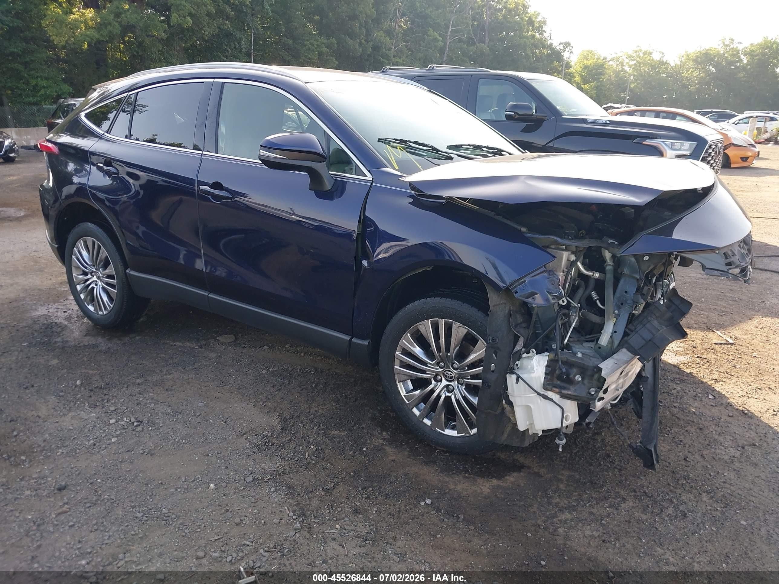 2022 Toyota Venza VIN JTEAAAAH3NJ093783 — IAAI salvage auction photo