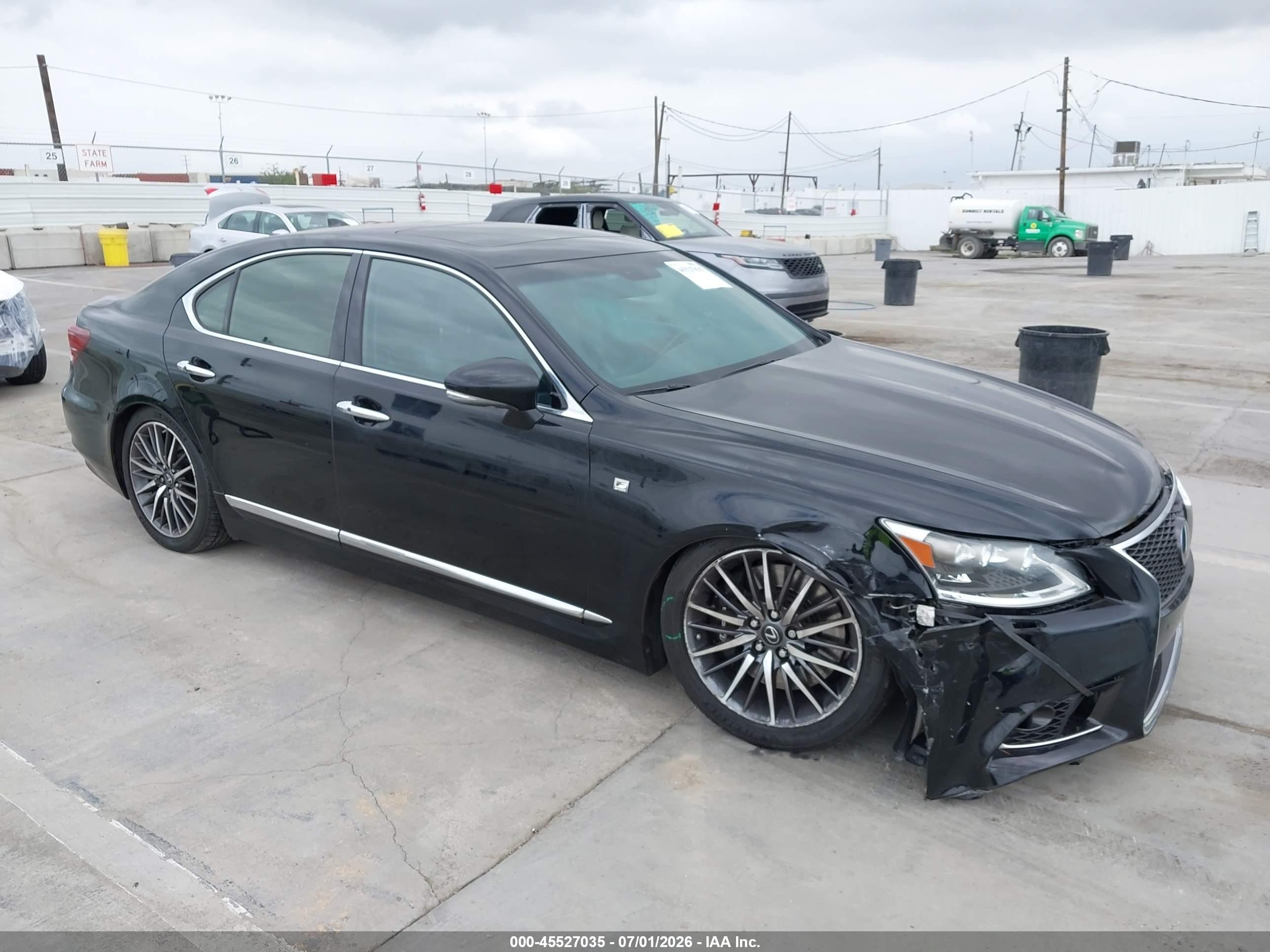 2017 Lexus LS 460 VIN JTHBL5EF2H5144351 — IAAI salvage auction photo