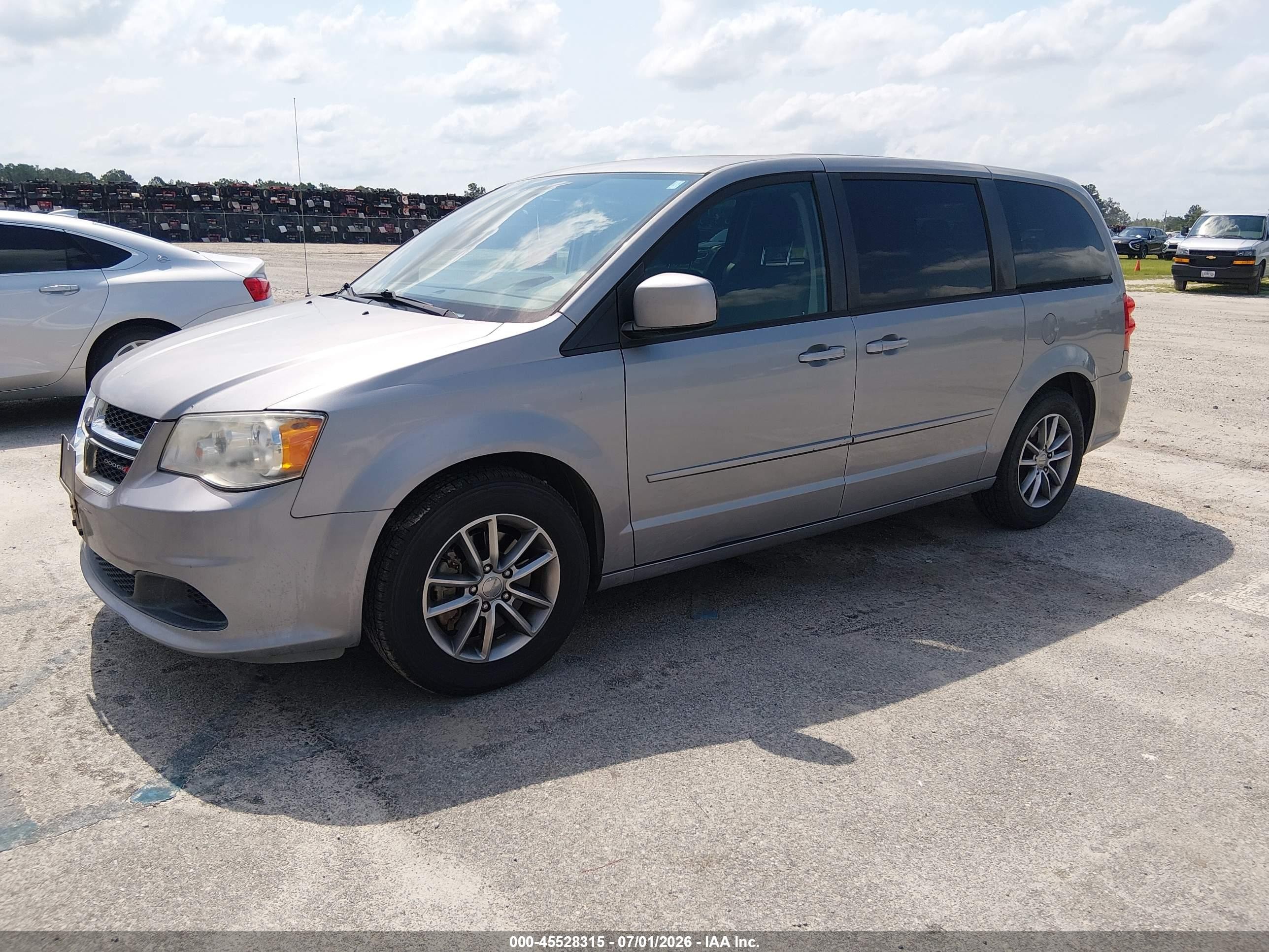2016 Dodge Grand Caravan VIN 2C4RDGBG9GR343601 IAAI salvage auction — Normal Wear, Sf97 (Georgia), sold $7,800 on 2026-09-09 (photo 2)
