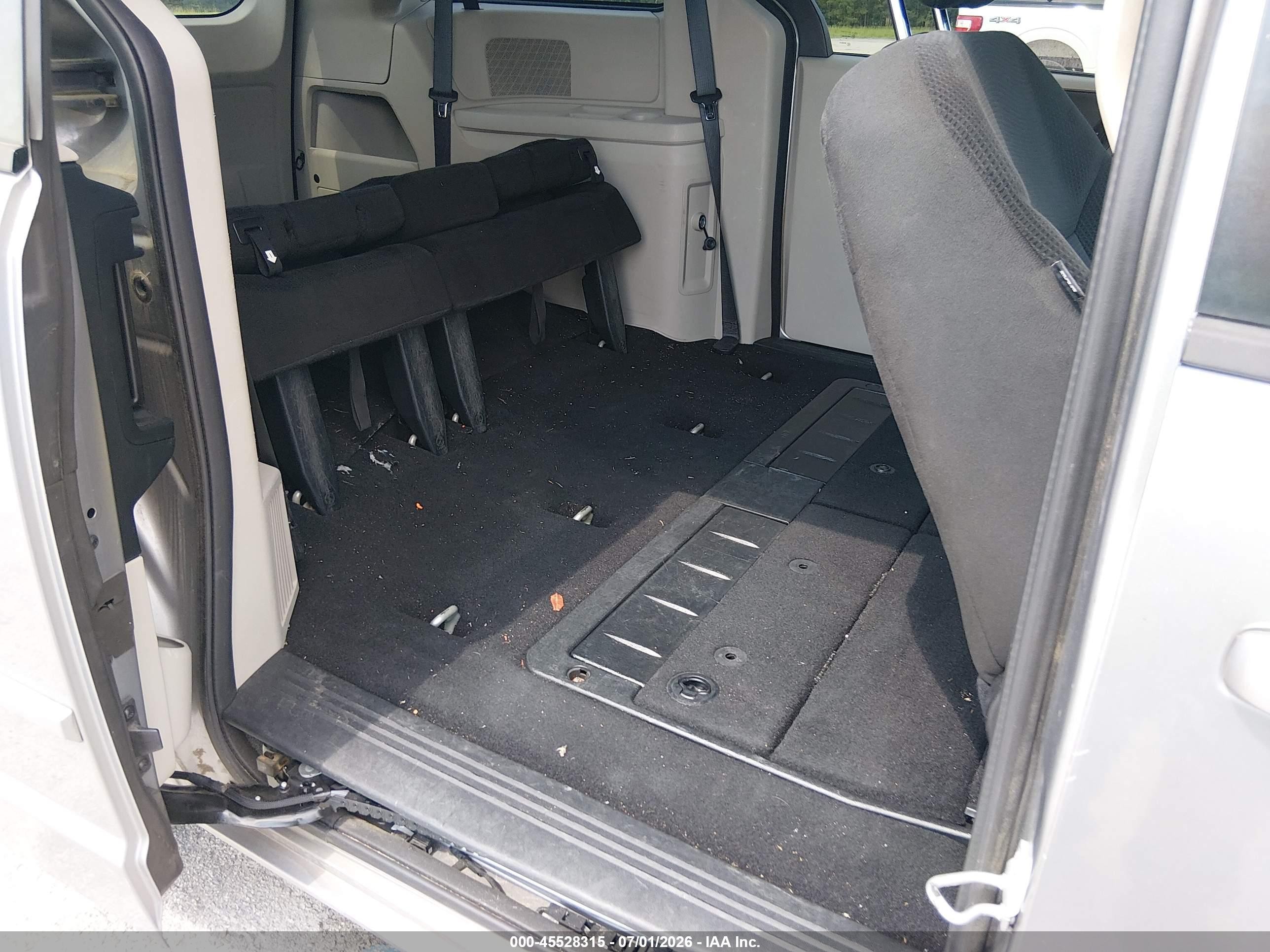 2016 Dodge Grand Caravan VIN 2C4RDGBG9GR343601 IAAI salvage auction — Normal Wear, Sf97 (Georgia), sold $7,800 on 2026-09-09 (photo 8)