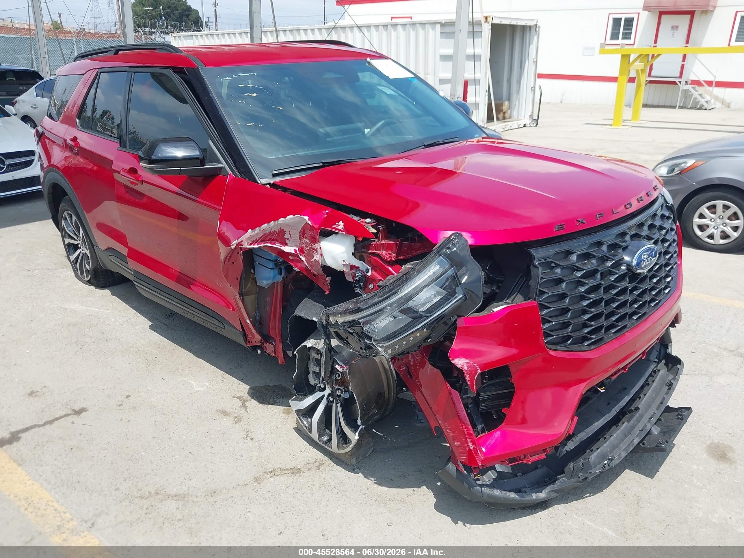 2025 Ford Explorer VIN 1FMUK7KH4SGA91755 — IAAI salvage auction photo