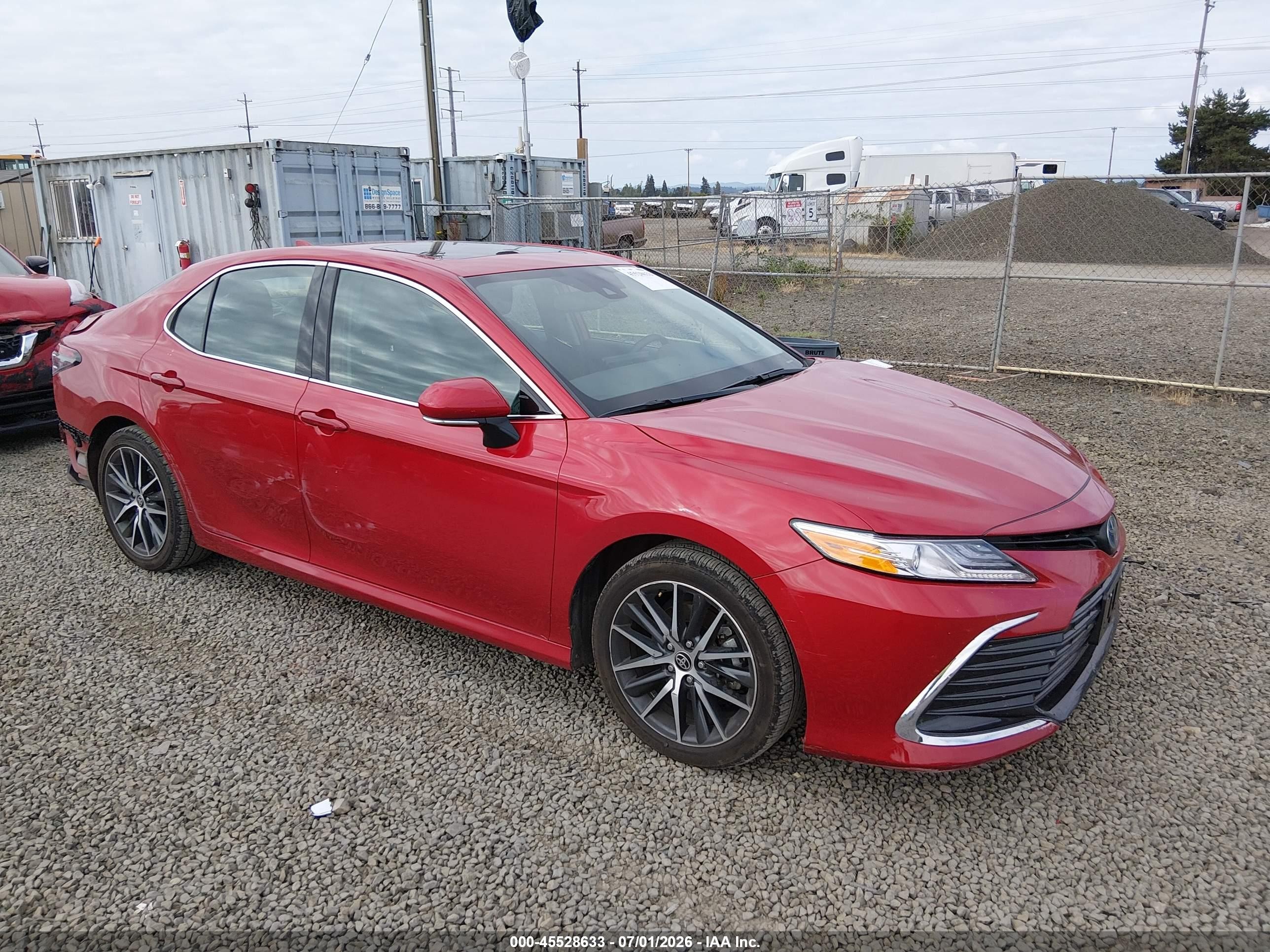 2024 Toyota Camry Hybrid VIN 4T1F31AK3RU072349 — IAAI salvage auction photo