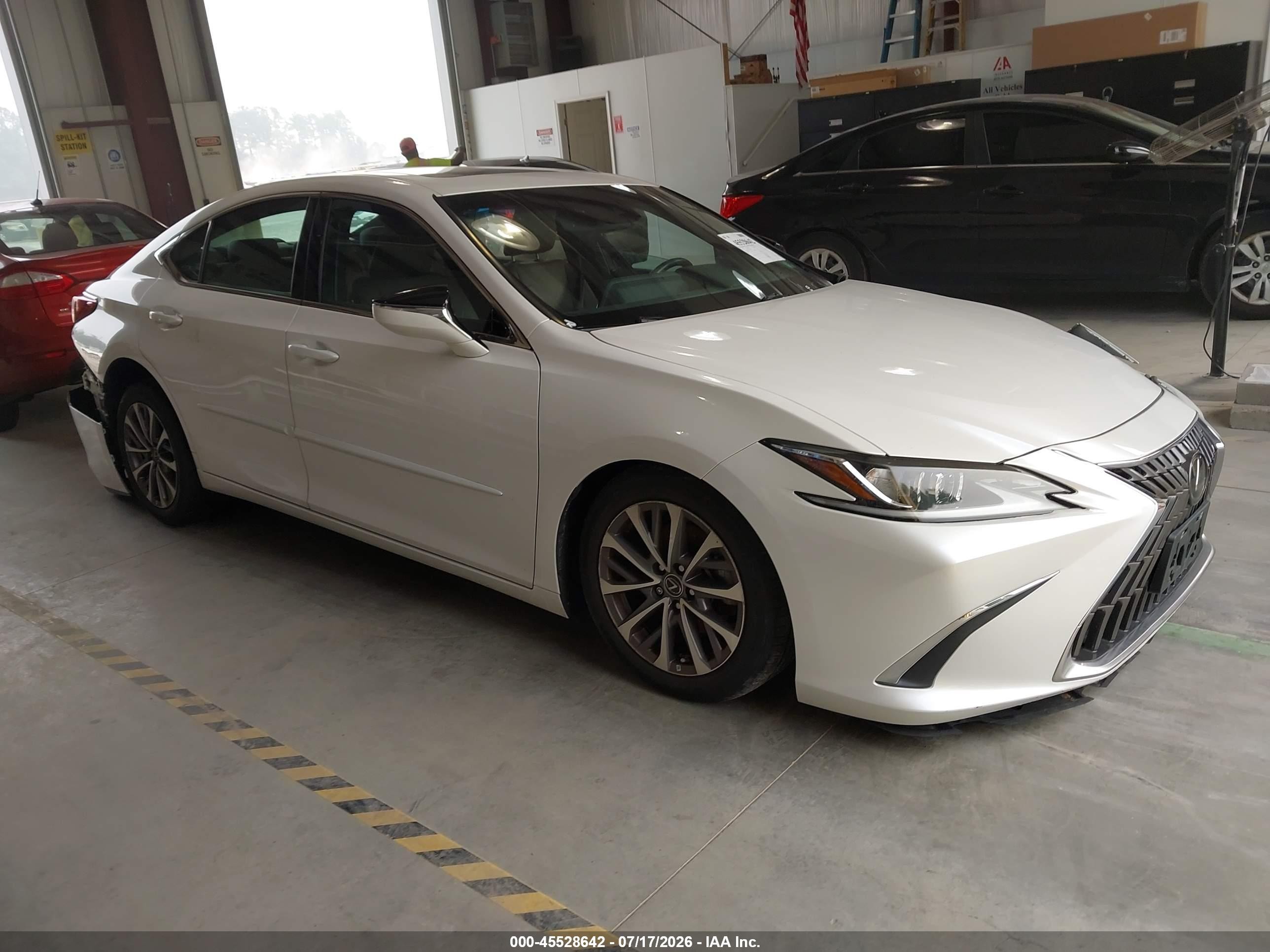 2022 Lexus ES 350 VIN 58ACZ1B10NU119086 — IAAI salvage auction photo