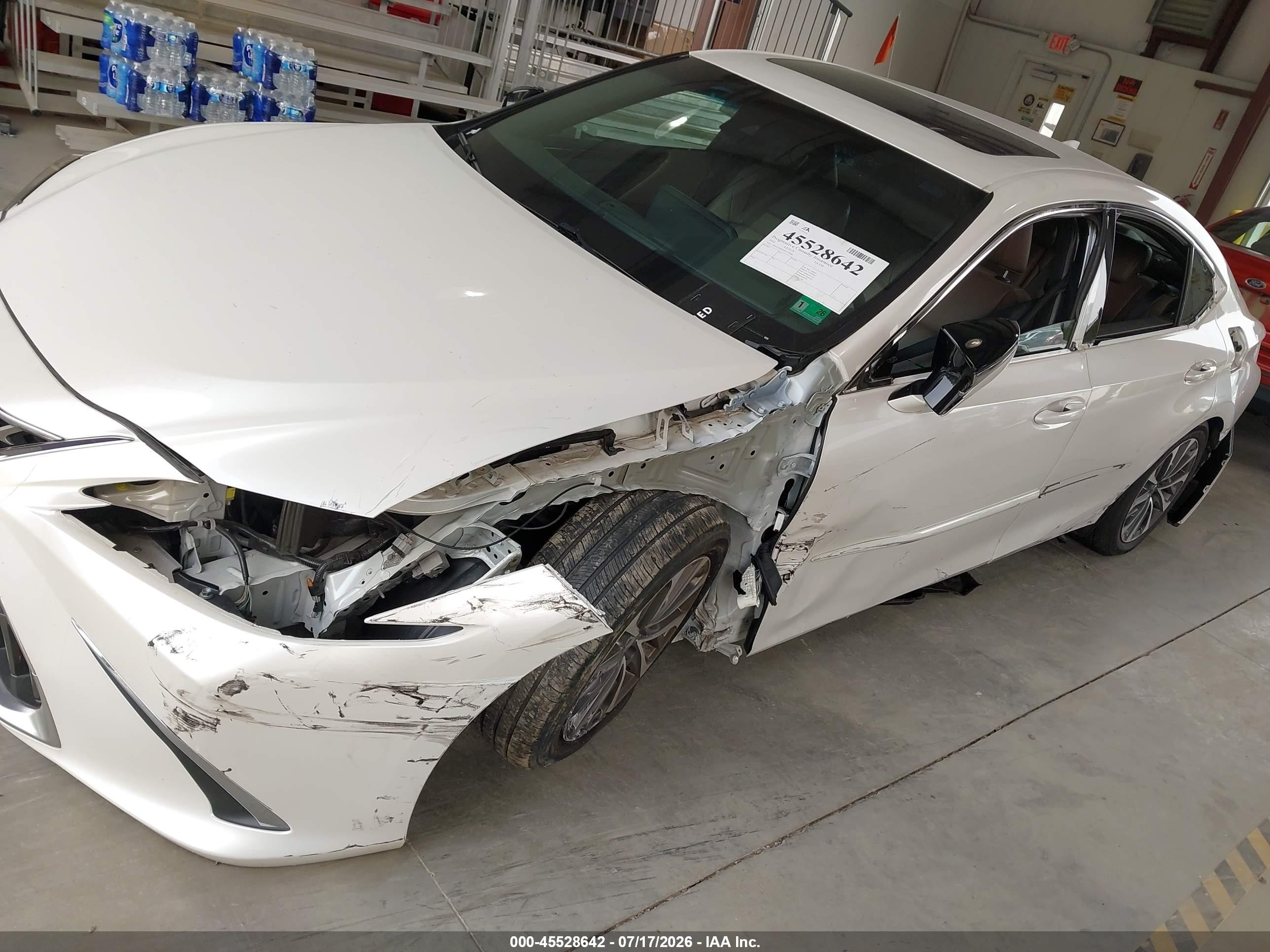 2022 Lexus ES VIN 58ACZ1B10NU119086 IAAI salvage auction — Side, Salvage (Virginia), sold $15,900 on 2026-09-04 (photo 6)