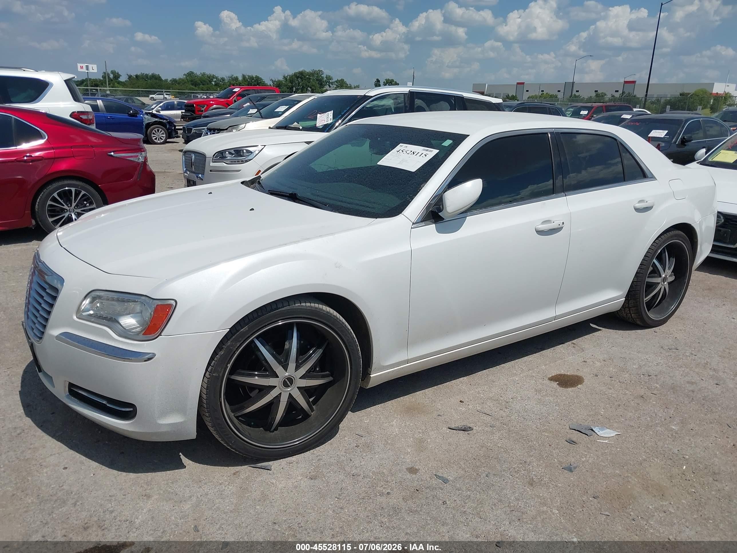 2013 Chrysler 300 VIN 2C3CCAAG5DH556400 IAAI salvage auction — Side, Salvage (Texas), sold $2,100 on 2026-09-08 (photo 2)