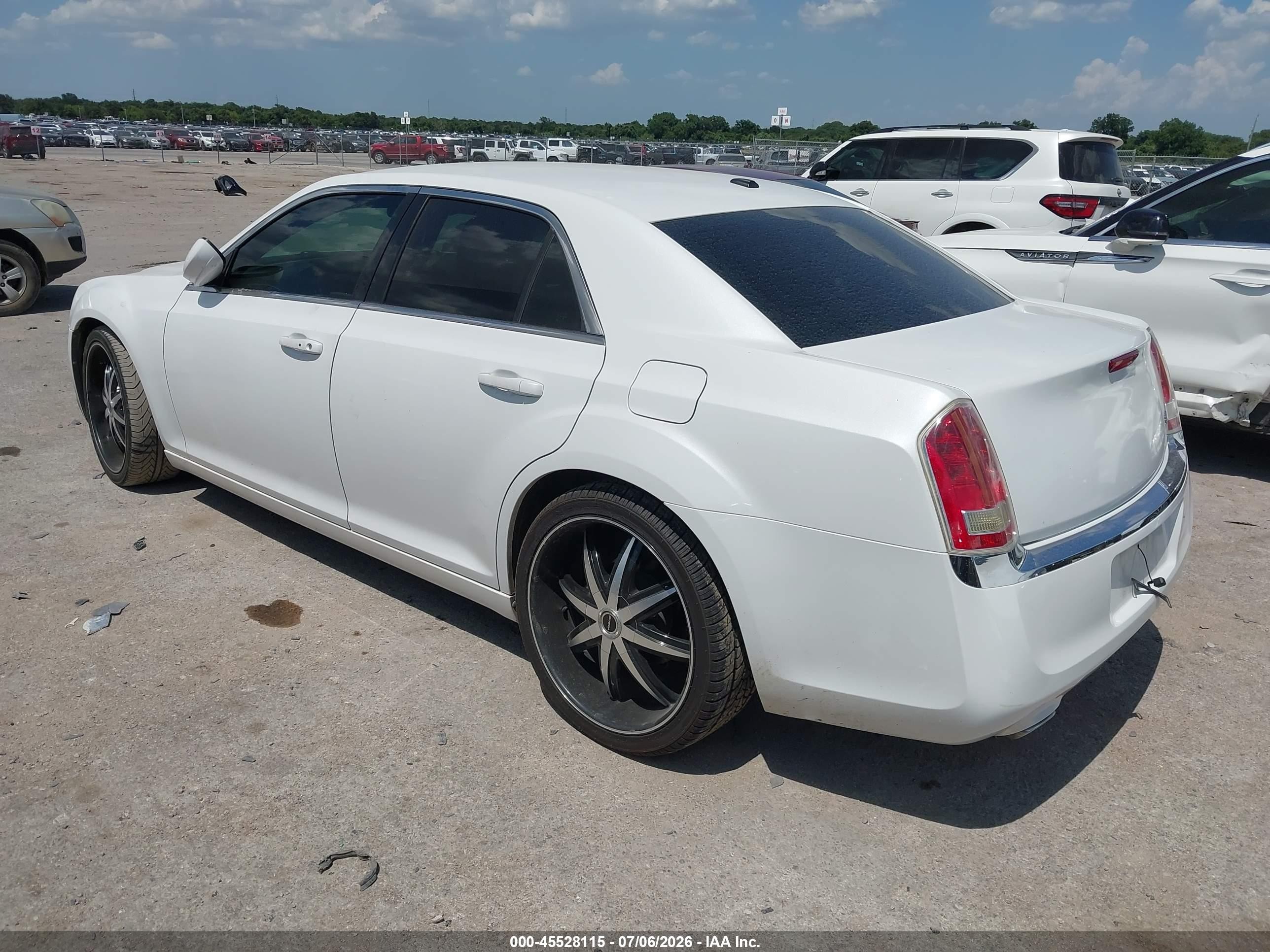2013 Chrysler 300 VIN 2C3CCAAG5DH556400 IAAI salvage auction — Side, Salvage (Texas), sold $2,100 on 2026-09-08 (photo 3)