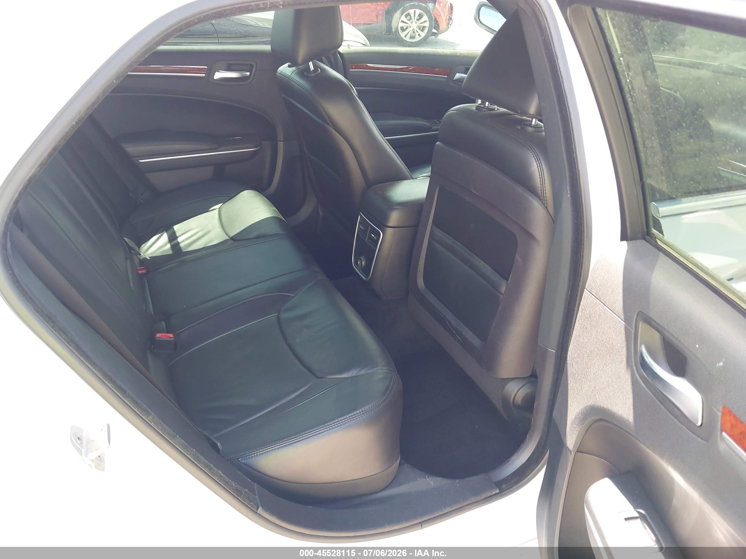 2013 Chrysler 300 VIN 2C3CCAAG5DH556400 IAAI salvage auction — Side, Salvage (Texas), sold $2,100 on 2026-09-08 (photo 8)