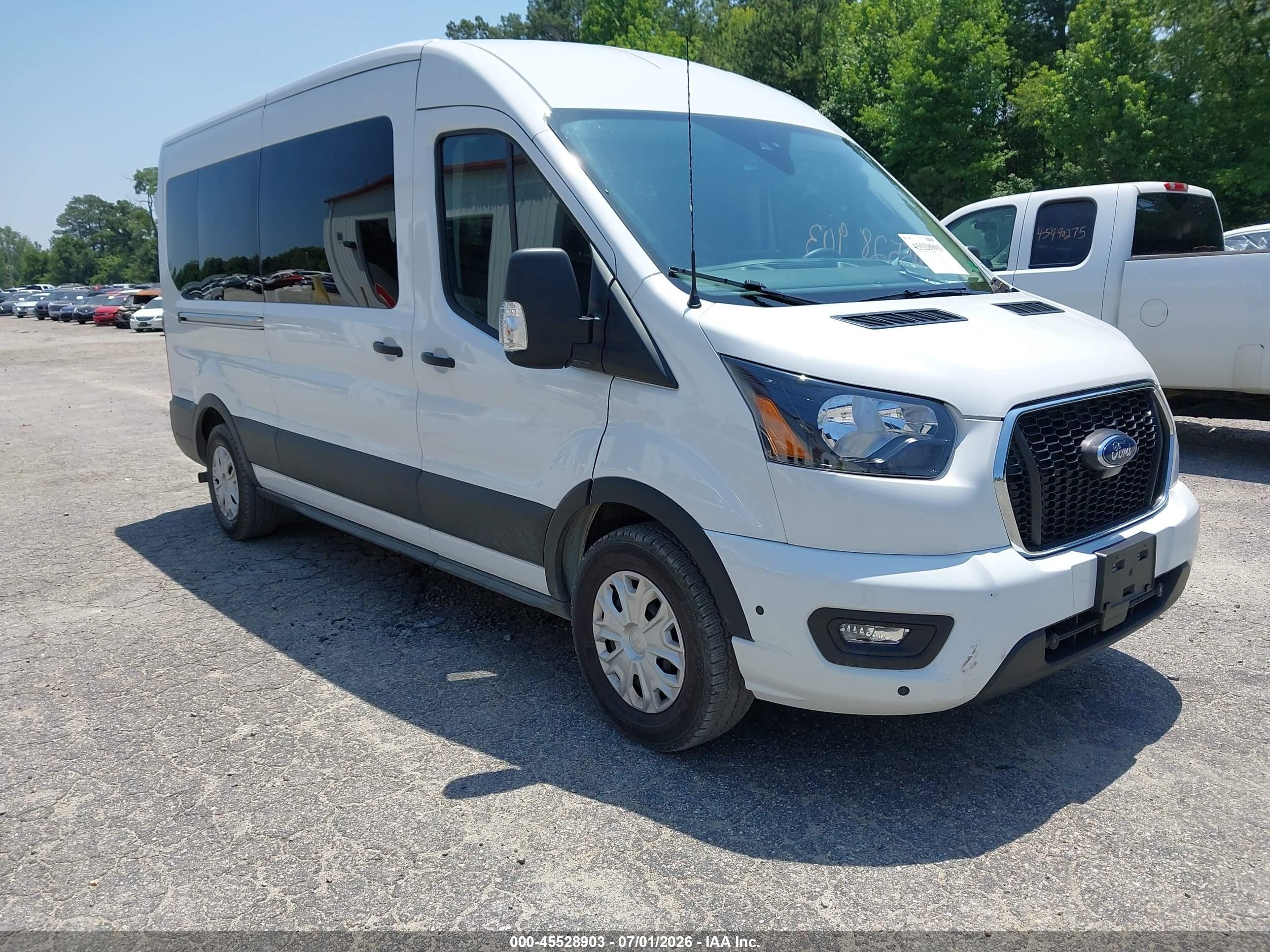 2025 Ford Transit-350 VIN 1FBAX2C86SKA50460 — IAAI salvage auction photo