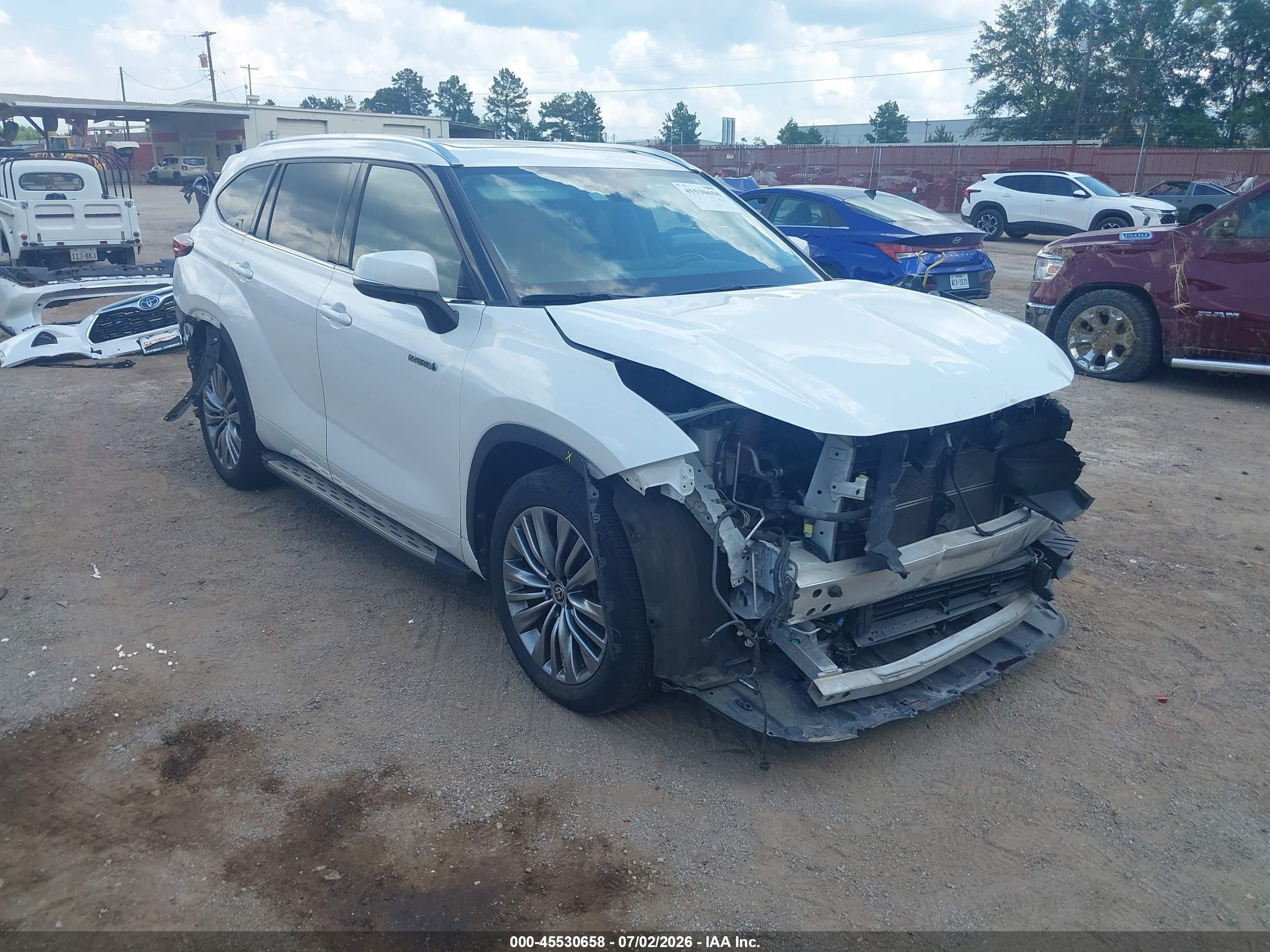 2021 Toyota Highlander Hybrid VIN 5TDFARAHXMS010098 — IAAI salvage auction photo