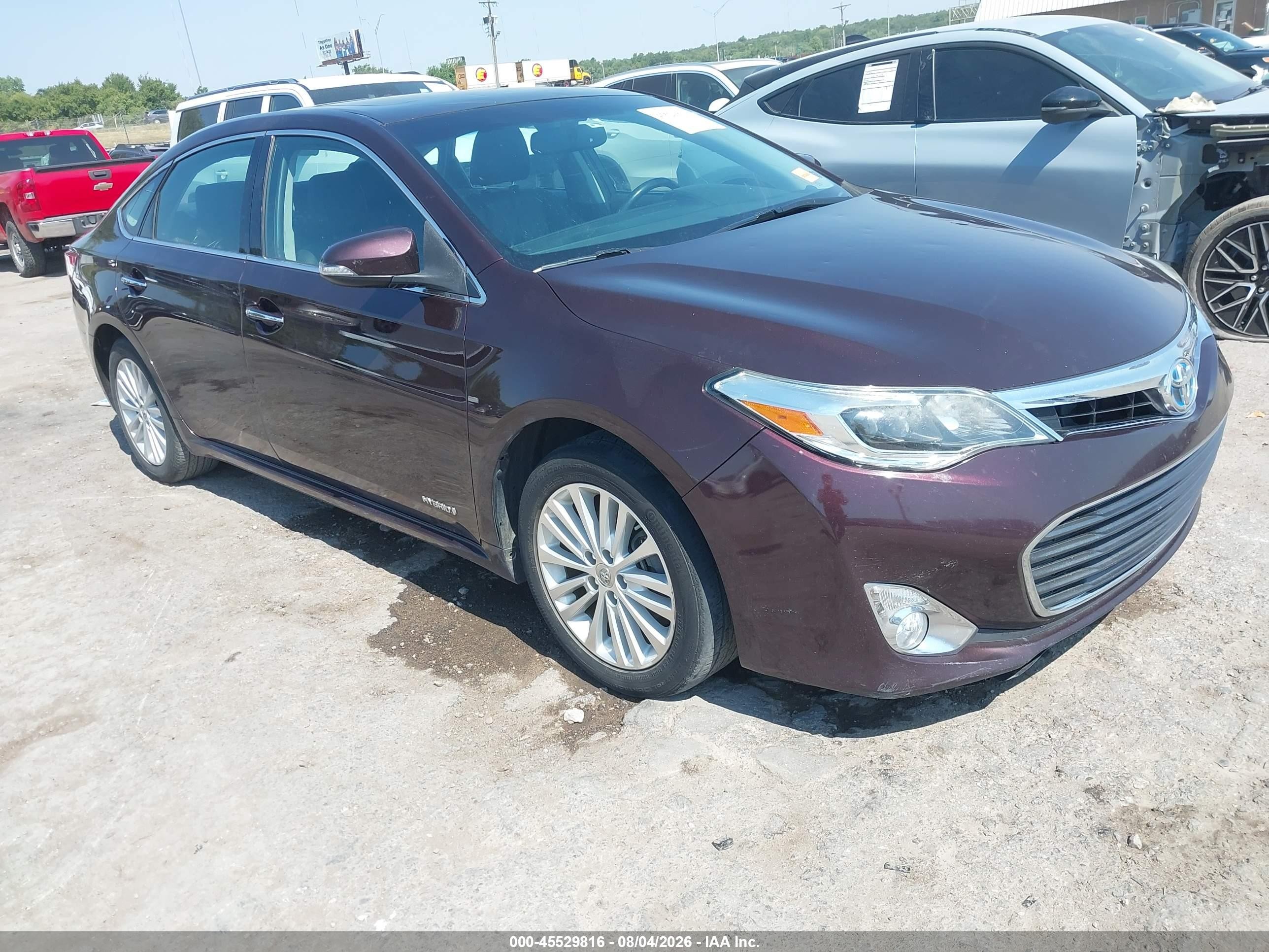 2014 Toyota Avalon Hybrid VIN 4T1BD1EB2EU025555 — IAAI salvage auction photo