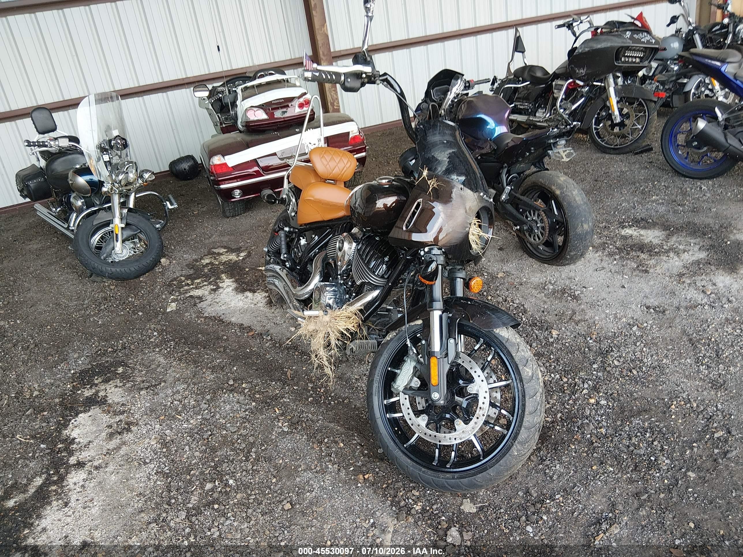 2024 Indian Motorcycle Co. Sport Chief VIN 56KDSDBH8R3014899 IAAI salvage auction — Front End, Salvage (Tennessee), sold $4,900 on 2026-09-22 (photo 1)