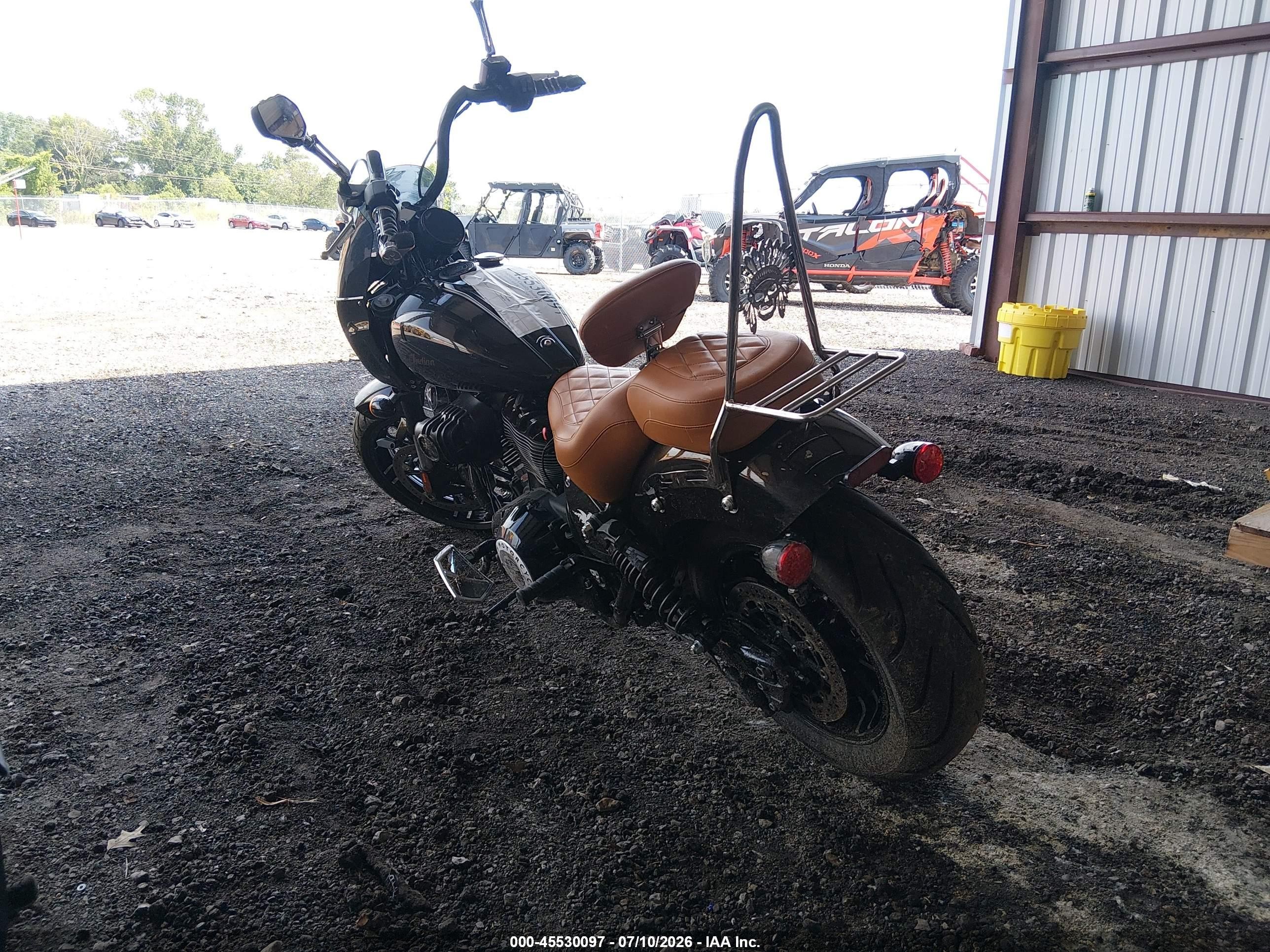 2024 Indian Motorcycle Co. Sport Chief VIN 56KDSDBH8R3014899 IAAI salvage auction — Front End, Salvage (Tennessee), sold $4,900 on 2026-09-22 (photo 3)