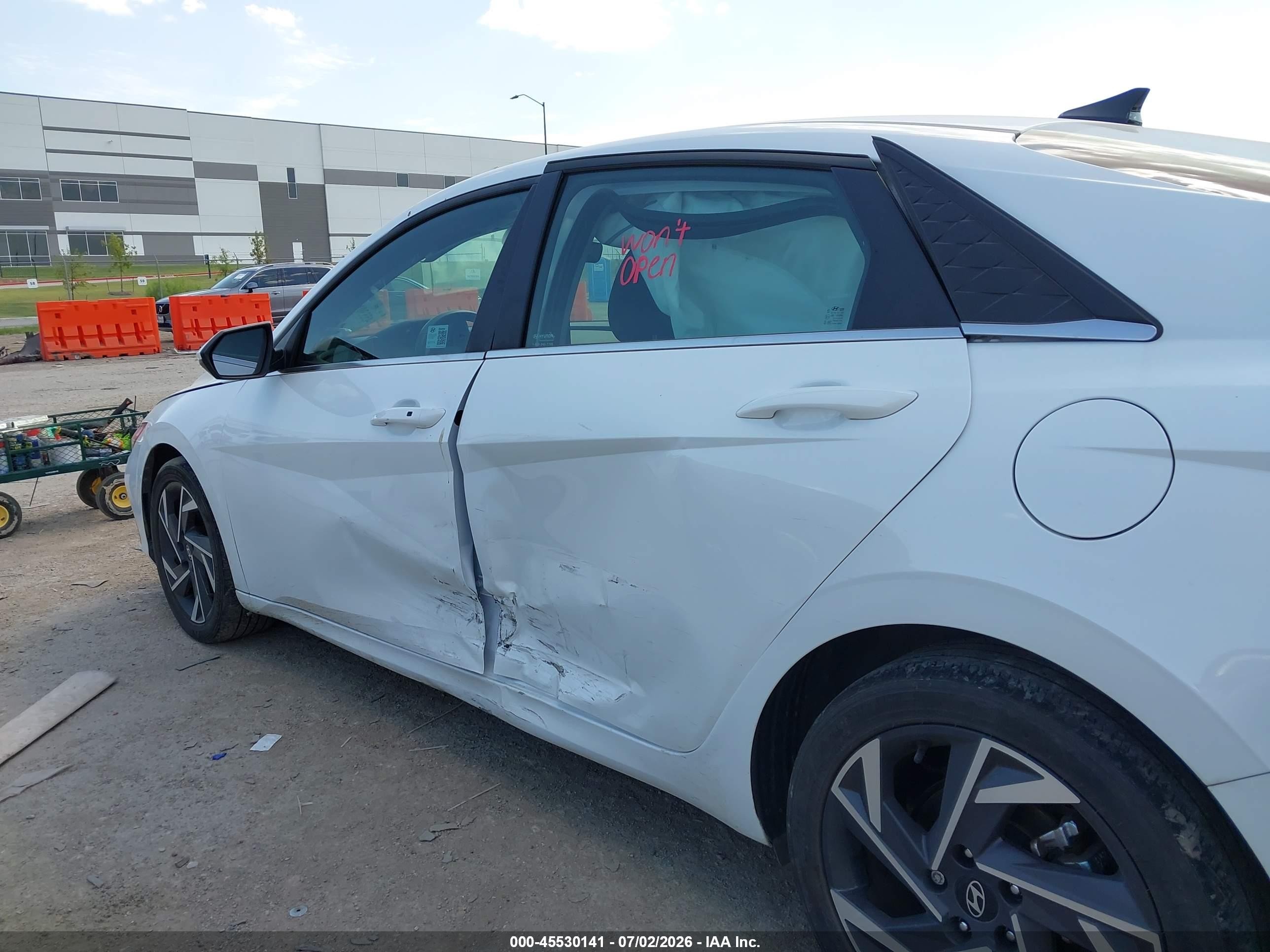 2025 Hyundai Elantra VIN KMHLS4DG4SU860884 IAAI salvage auction — Side, Original (Texas), sold $7,100 on 2026-09-08 (photo 6)